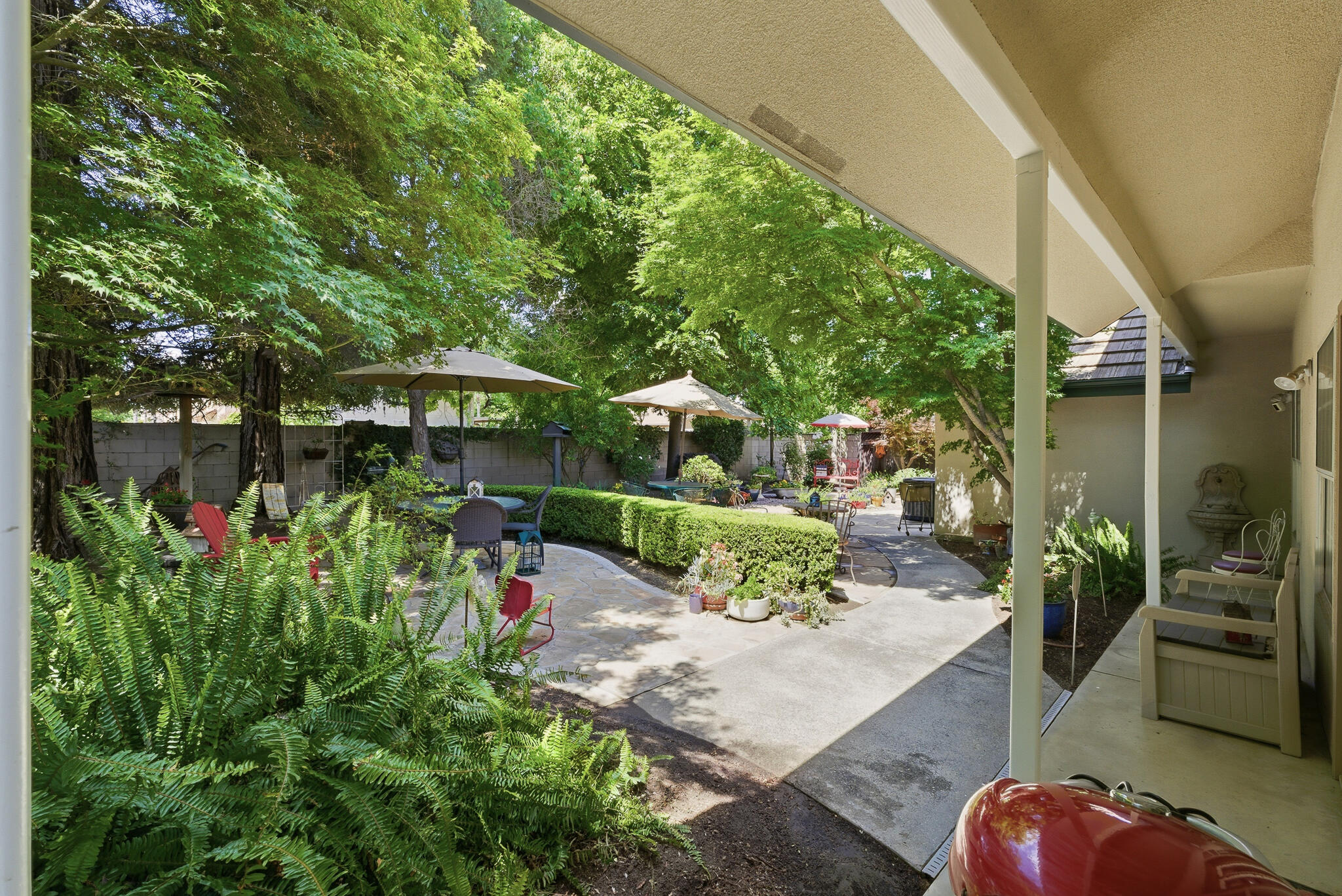 2320 SW Cottonwood Cir, Visalia, CA 93277