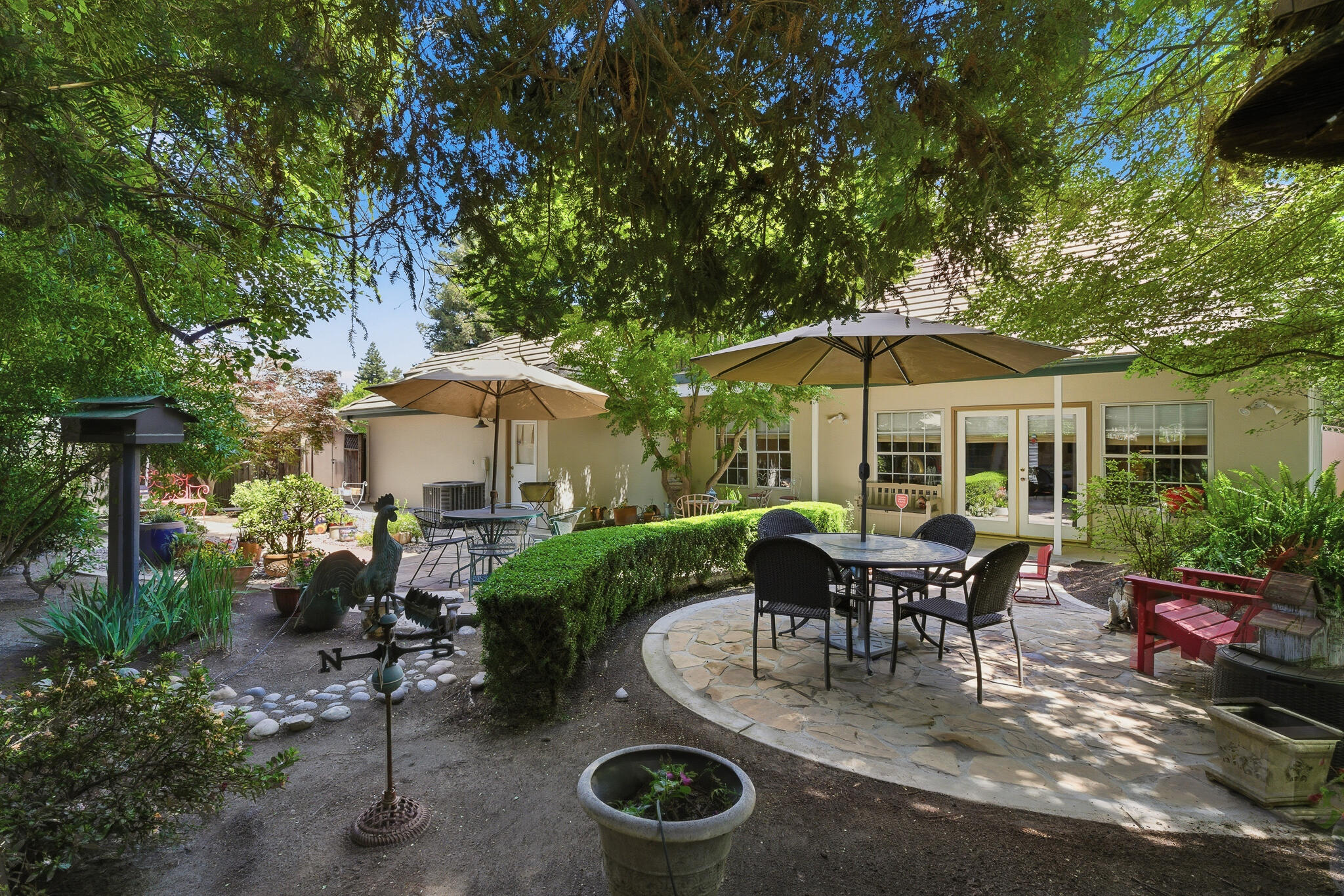 2320 SW Cottonwood Cir, Visalia, CA 93277