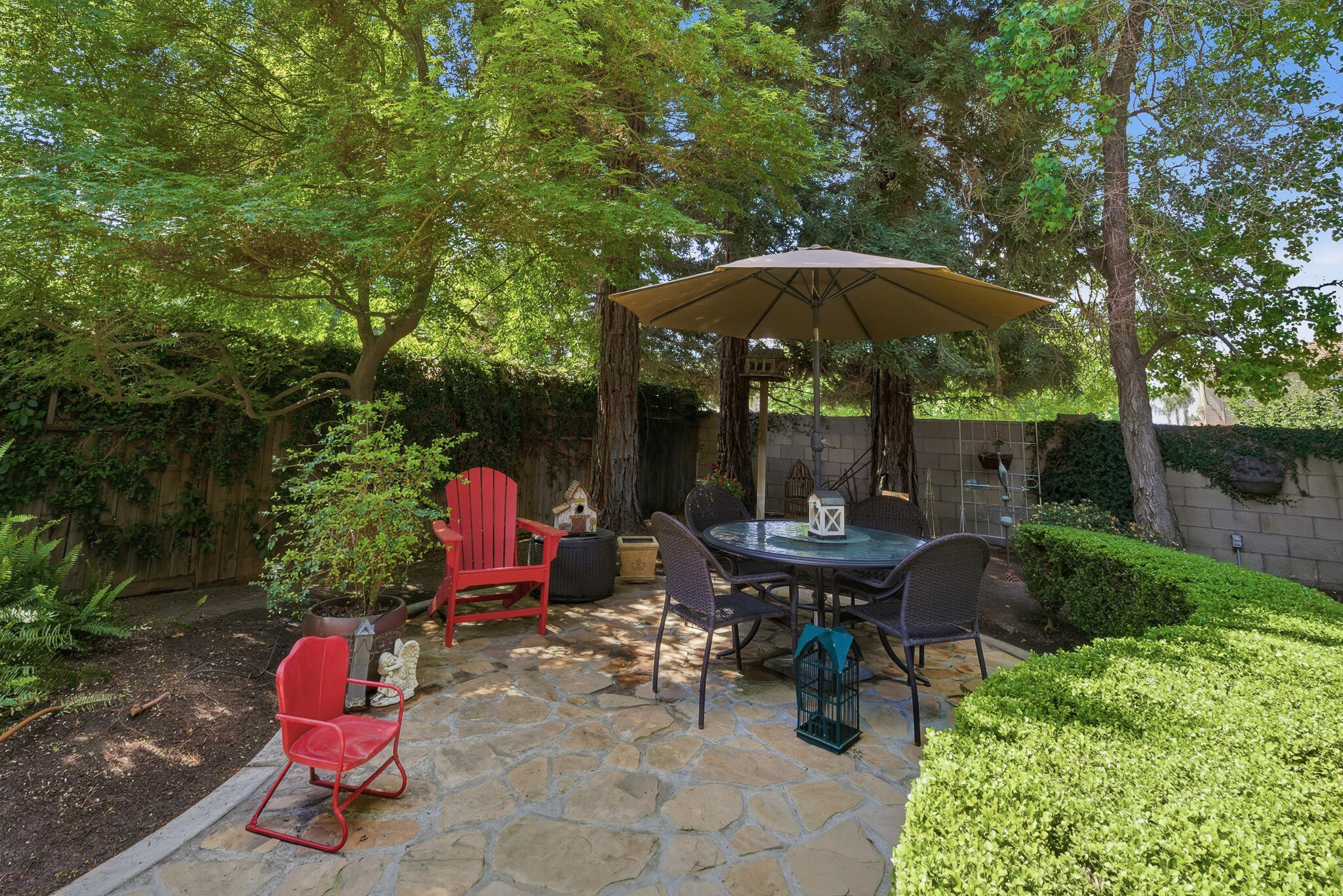 2320 SW Cottonwood Cir, Visalia, CA 93277