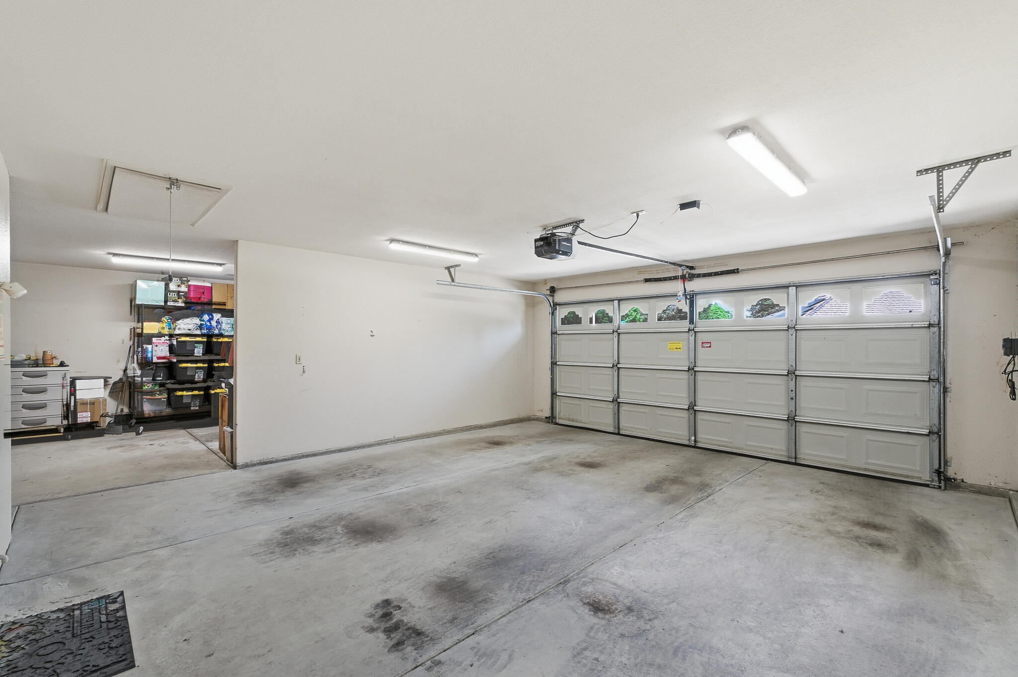 2320 SW Cottonwood Cir, Visalia, CA 93277