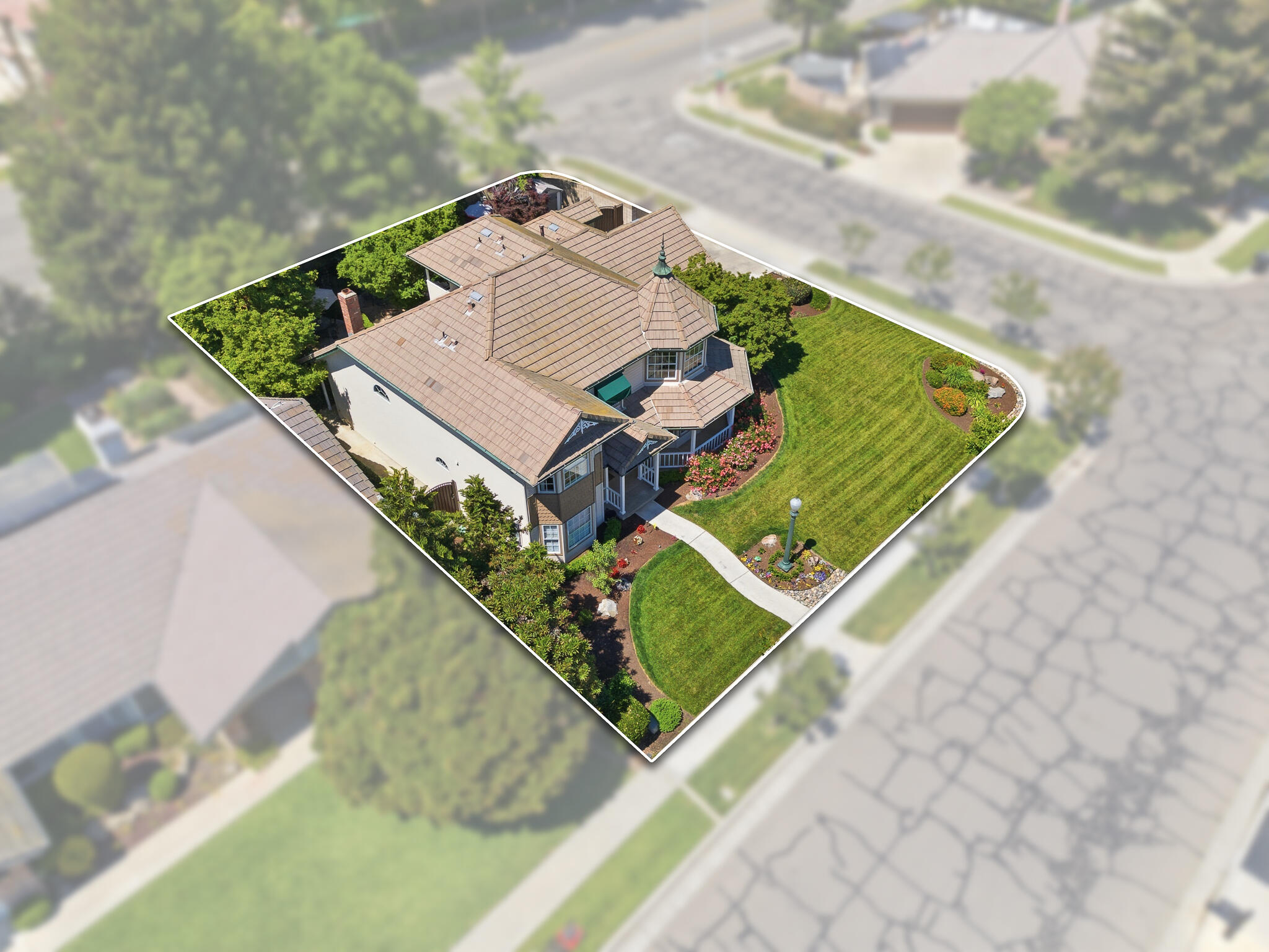 2320 SW Cottonwood Cir, Visalia, CA 93277