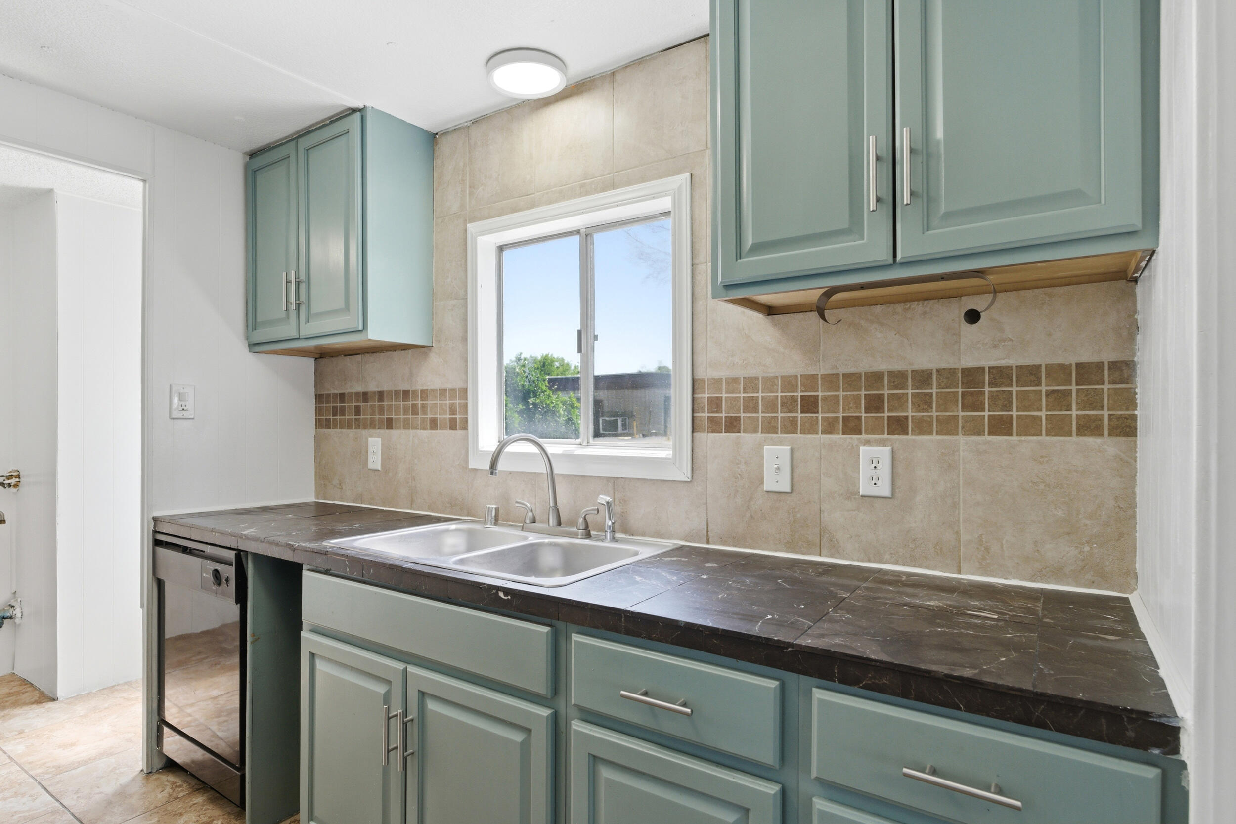 12846 W Lacey Blvd #Spc. 33, Hanford, CA 93230