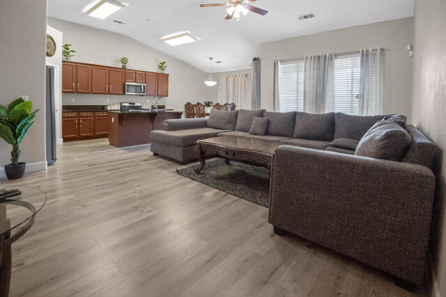 1983 Malvasia Ct, Tulare, CA 93274