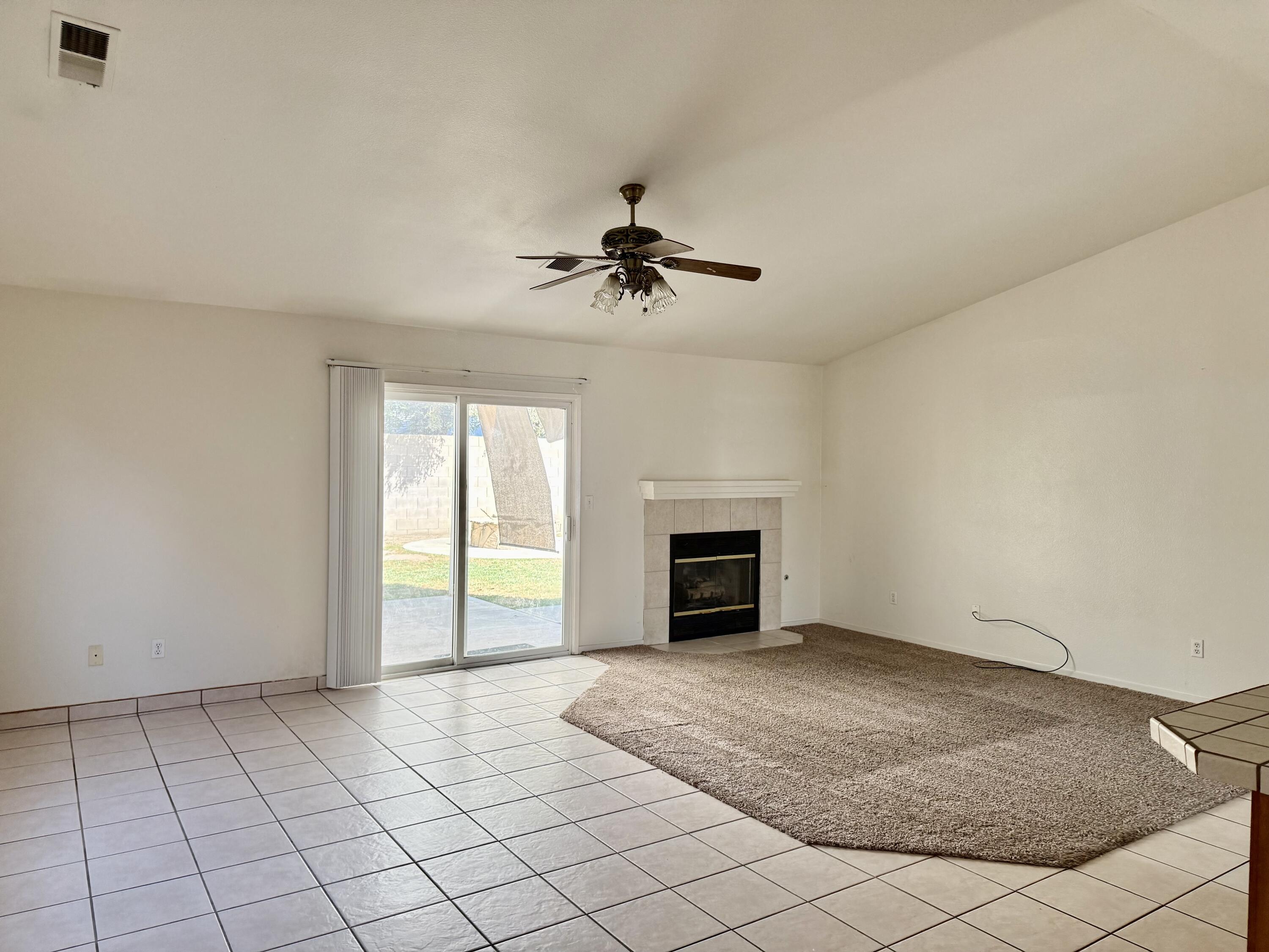 2144 S Virmargo St, Visalia, CA 93292