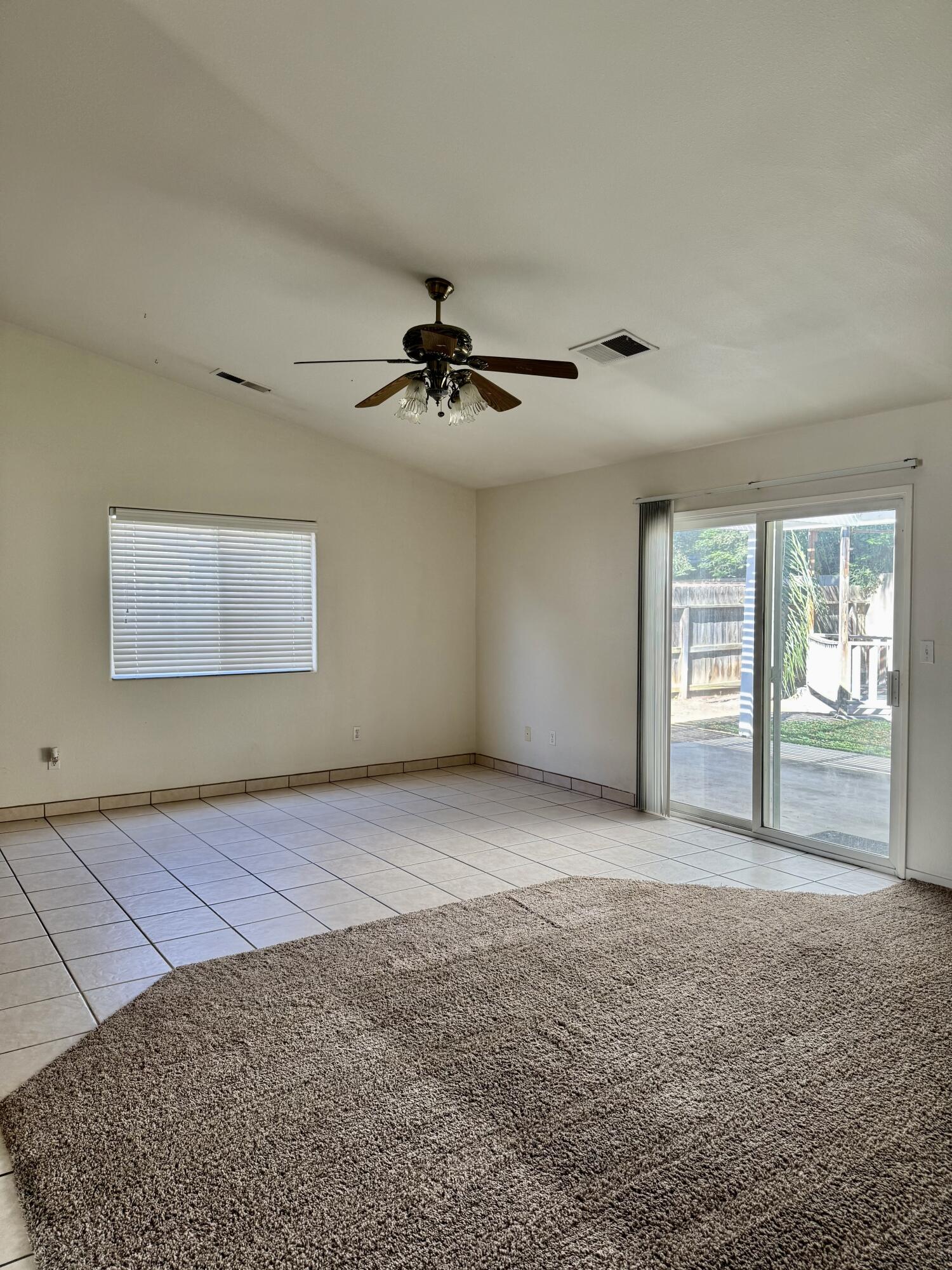 2144 S Virmargo St, Visalia, CA 93292