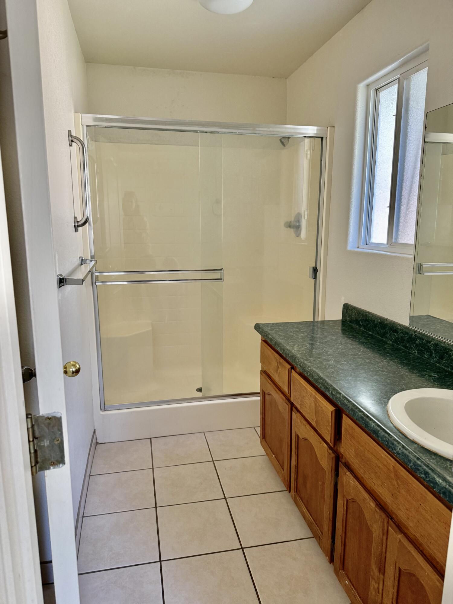 2144 S Virmargo St, Visalia, CA 93292