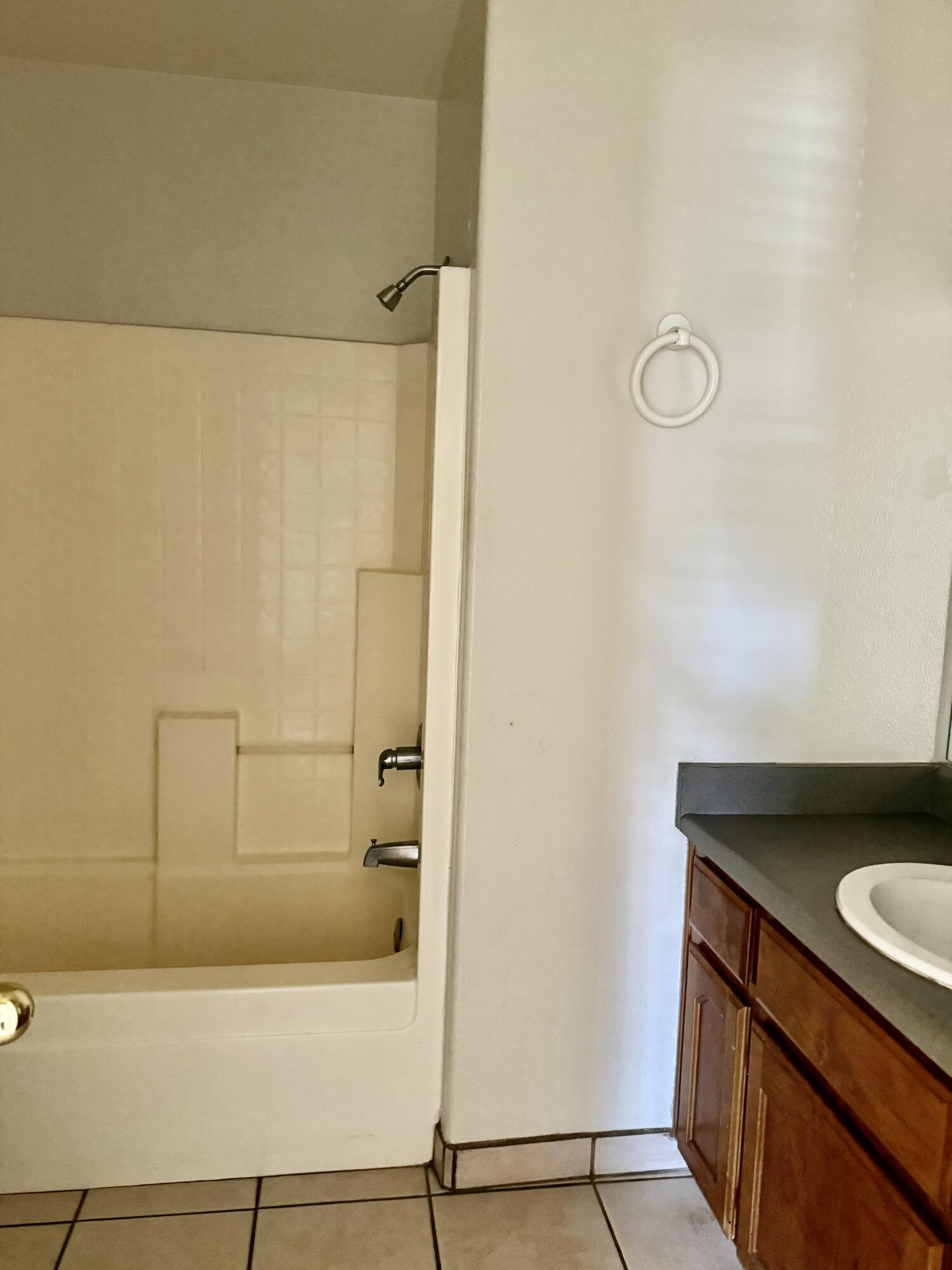 2144 S Virmargo St, Visalia, CA 93292