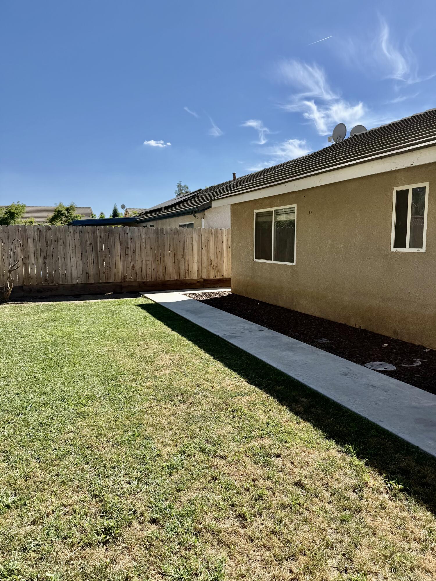 2144 S Virmargo St, Visalia, CA 93292