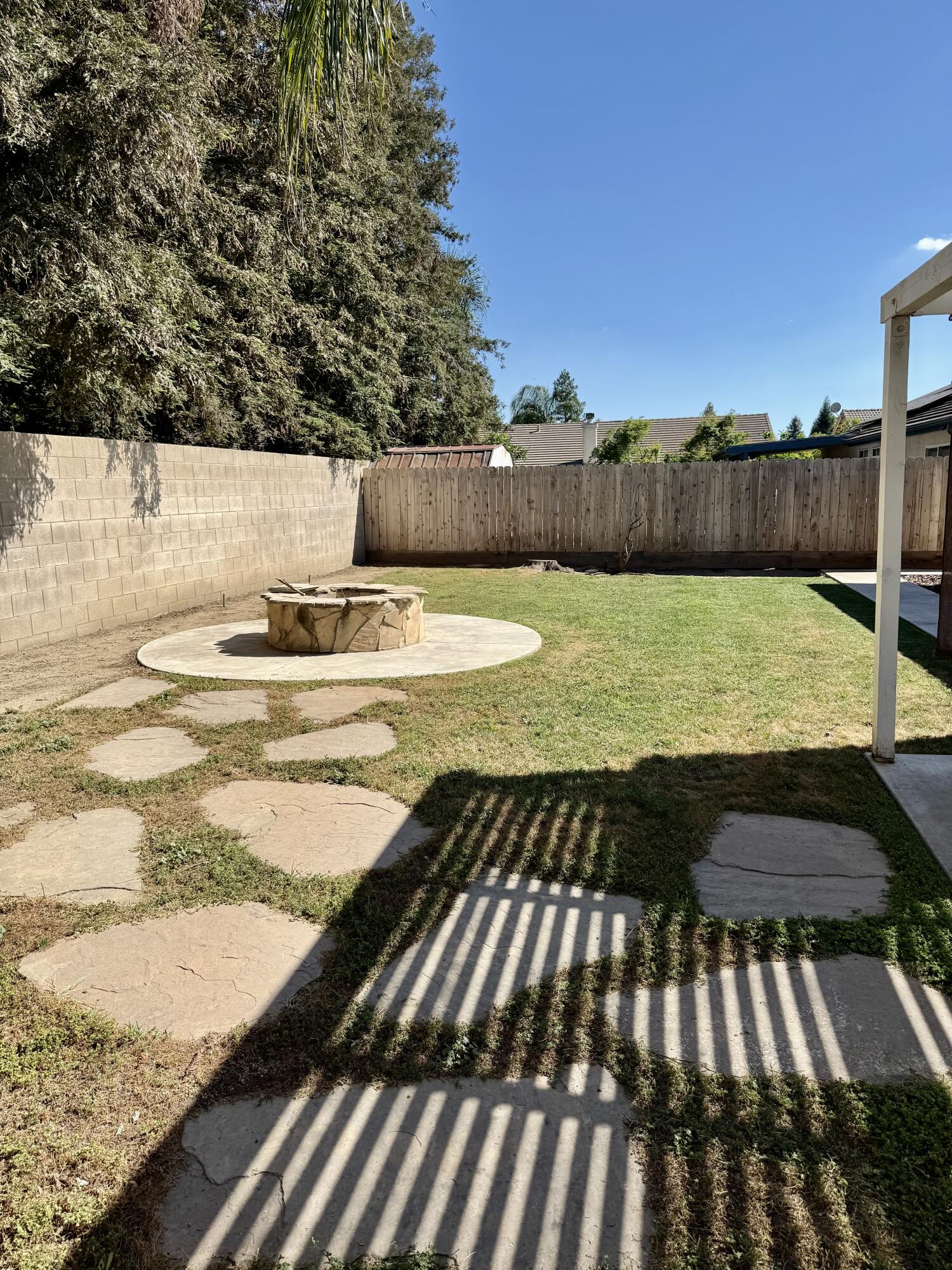 2144 S Virmargo St, Visalia, CA 93292