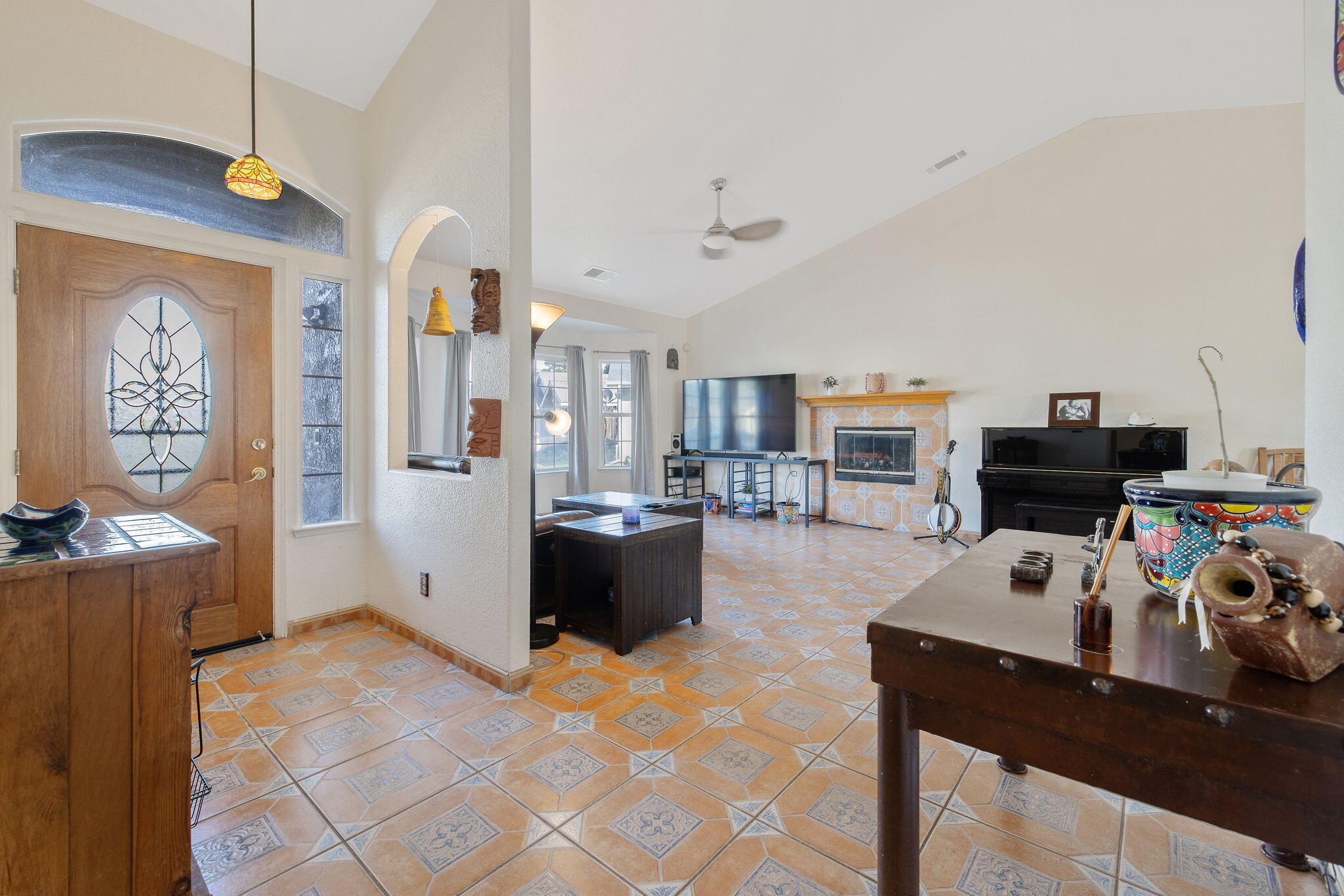 3605 E School Ct, Visalia, CA 93292