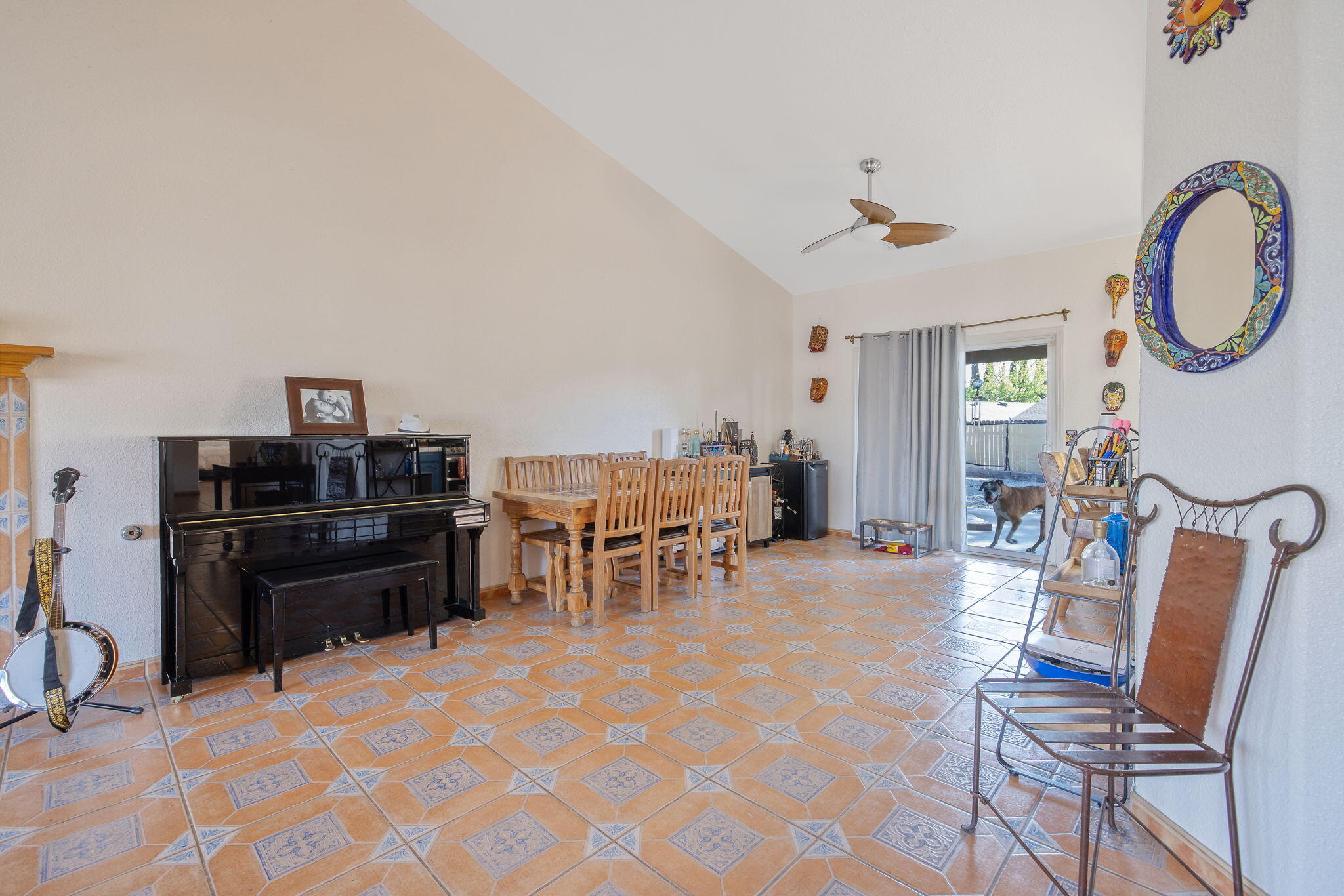 3605 E School Ct, Visalia, CA 93292