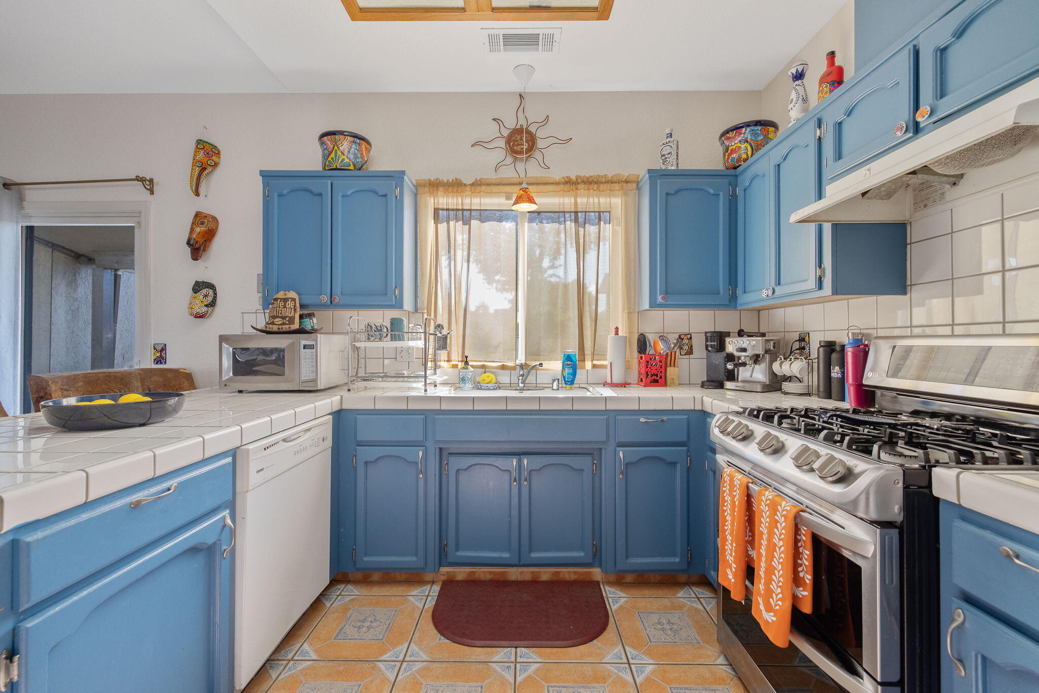 3605 E School Ct, Visalia, CA 93292