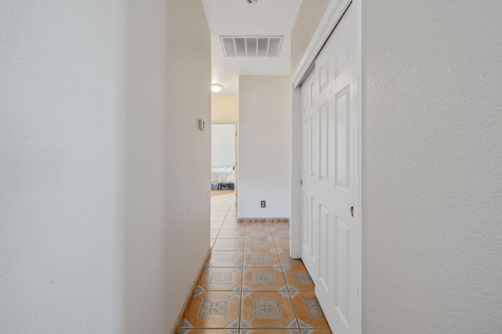 3605 E School Ct, Visalia, CA 93292