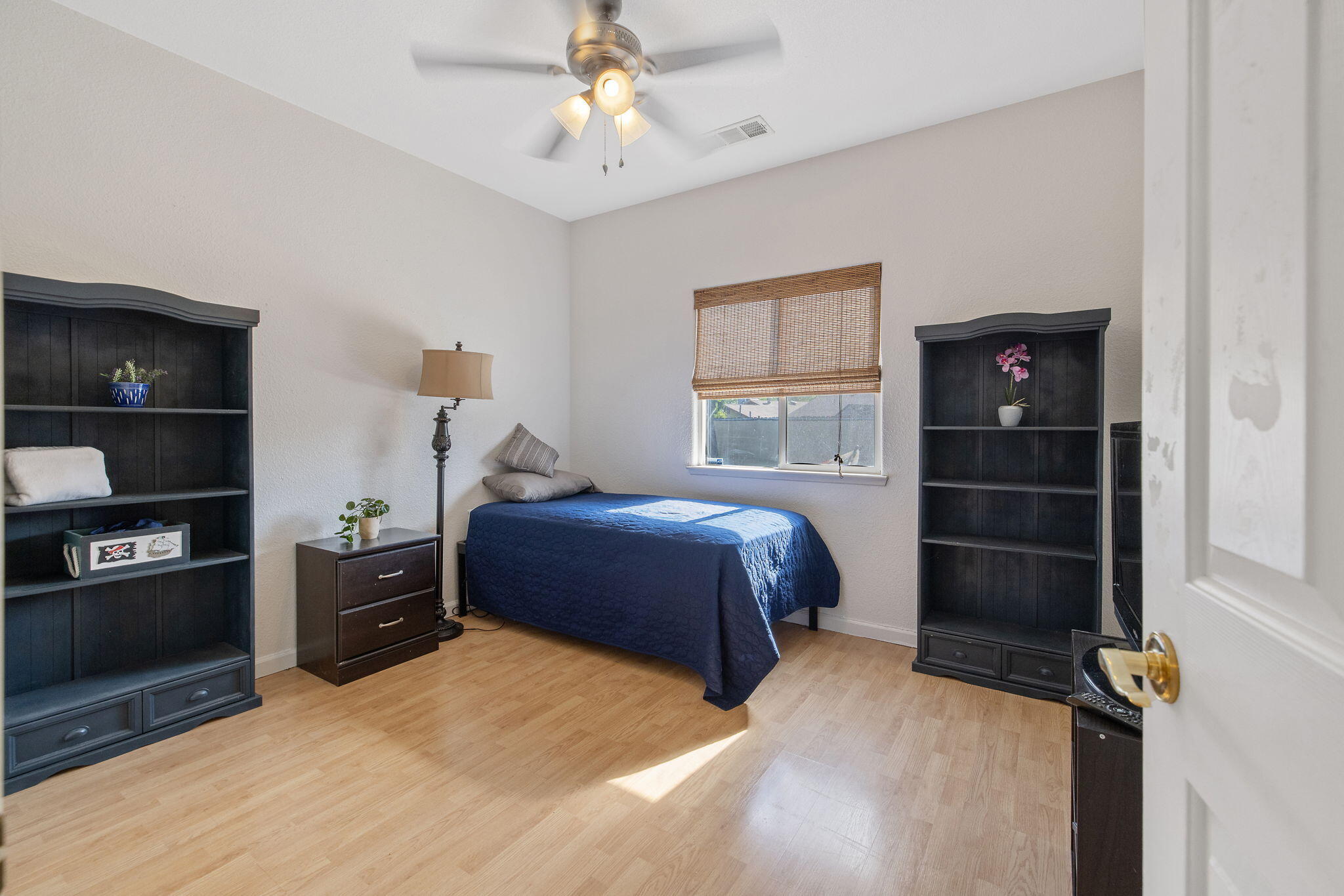 3605 E School Ct, Visalia, CA 93292