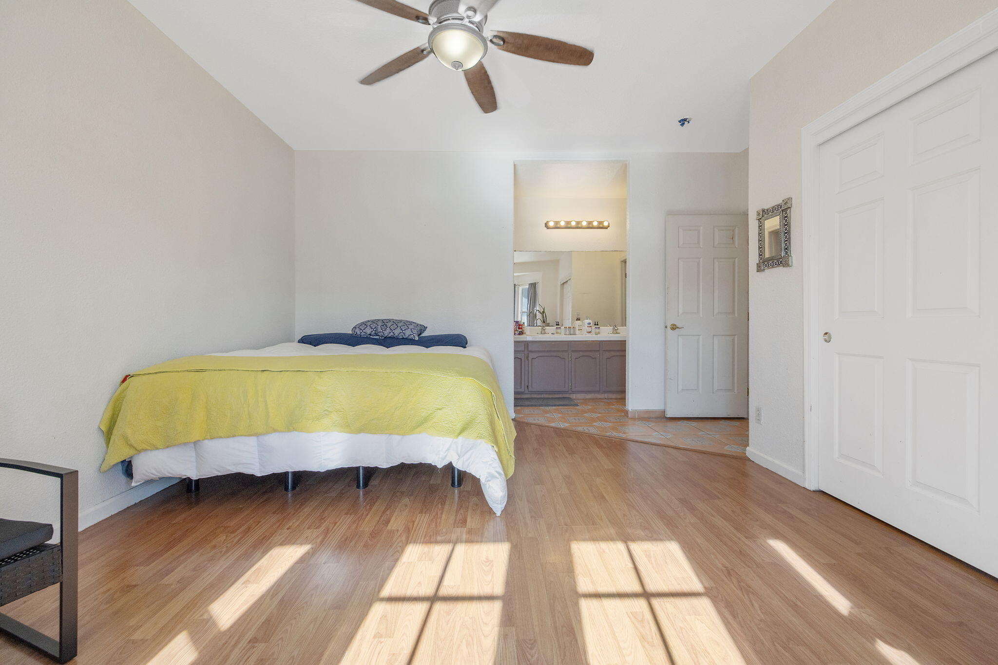 3605 E School Ct, Visalia, CA 93292