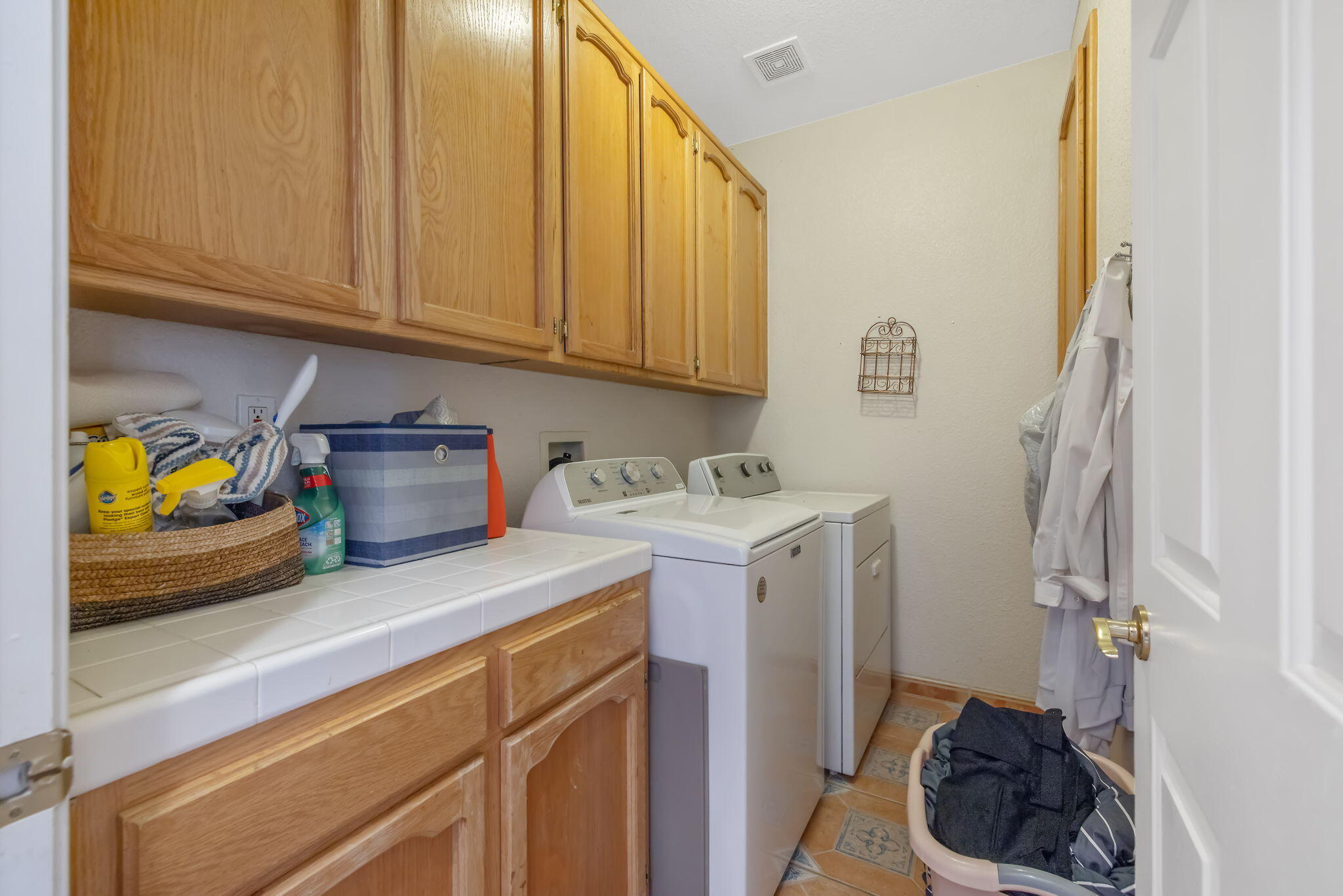 3605 E School Ct, Visalia, CA 93292