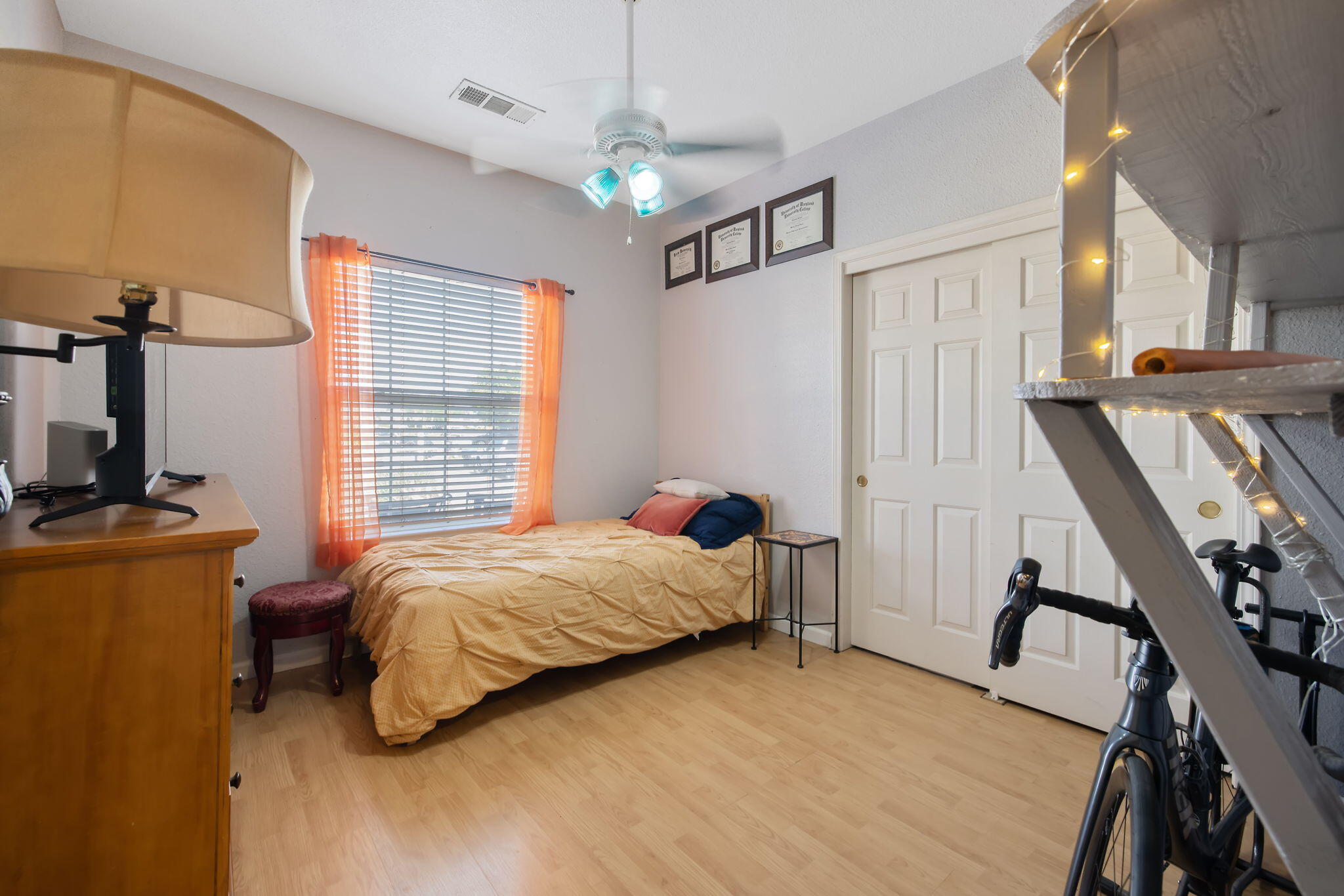 3605 E School Ct, Visalia, CA 93292