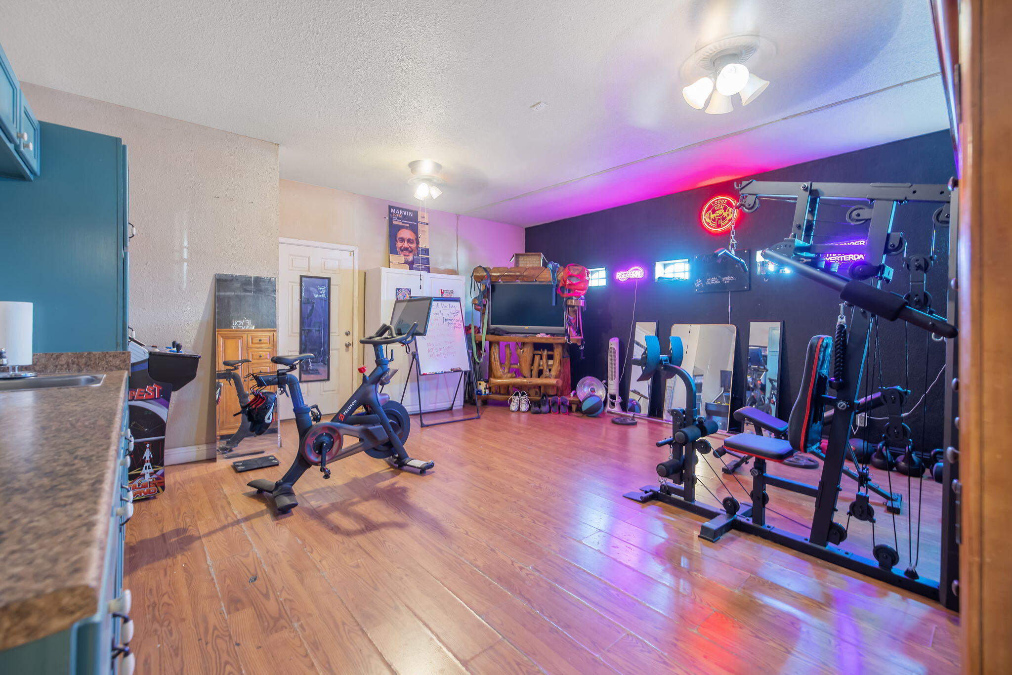 3605 E School Ct, Visalia, CA 93292