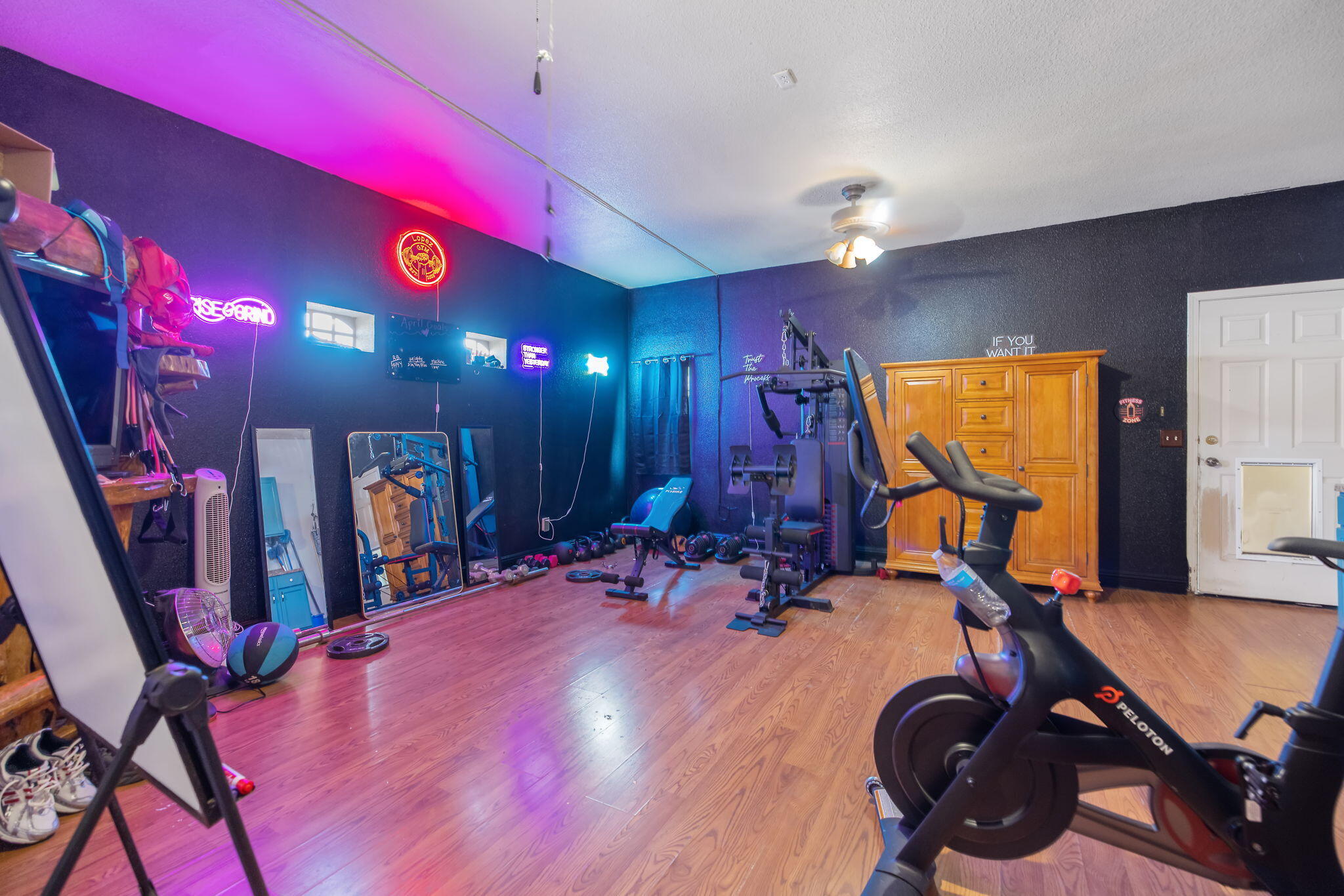 3605 E School Ct, Visalia, CA 93292