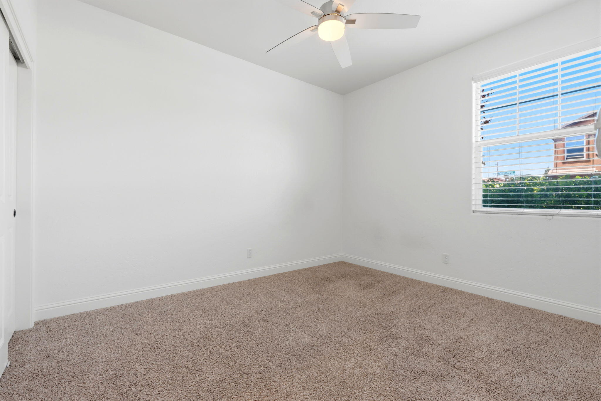 3026 Winslow St, Visalia, CA 93291