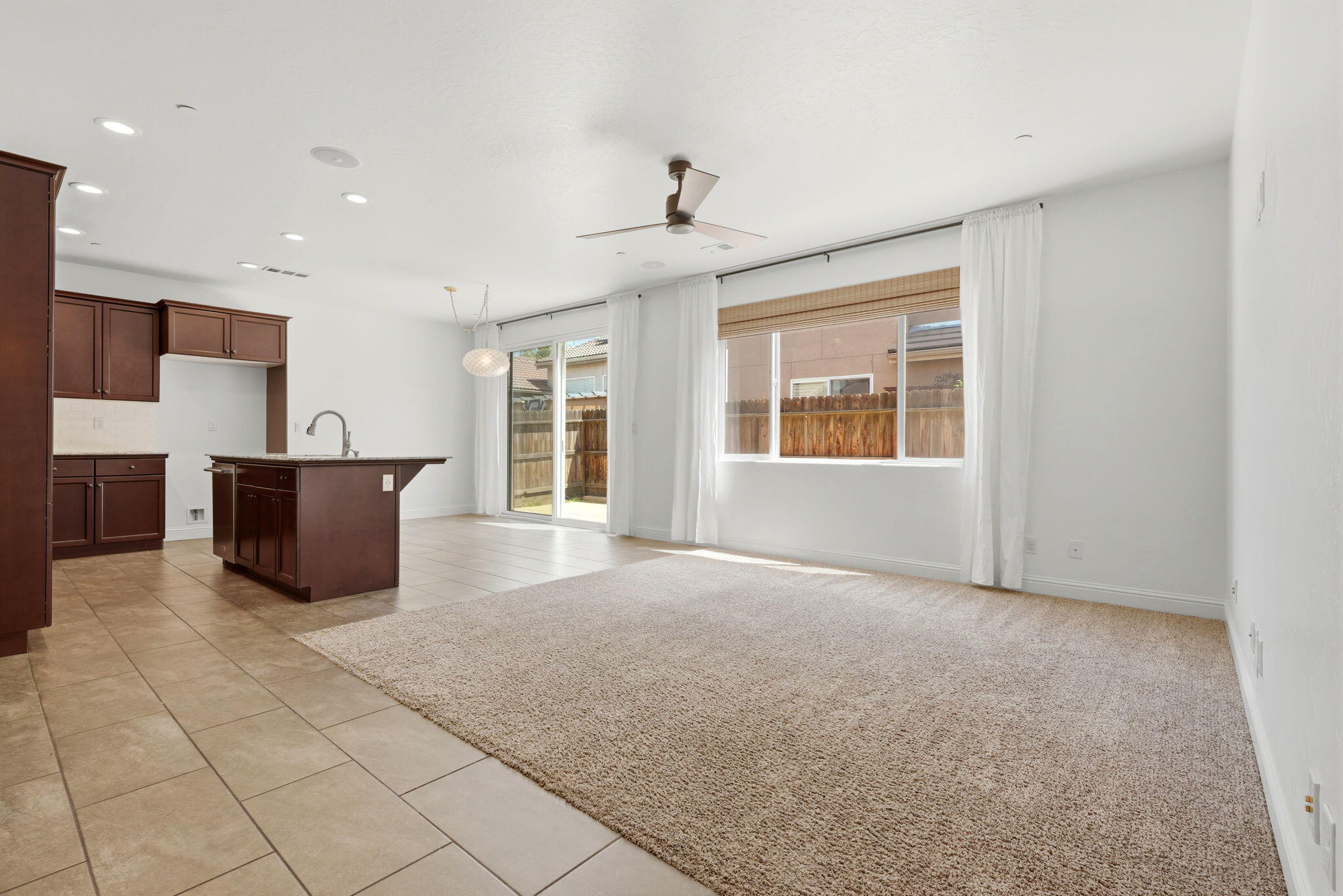 3026 Winslow St, Visalia, CA 93291