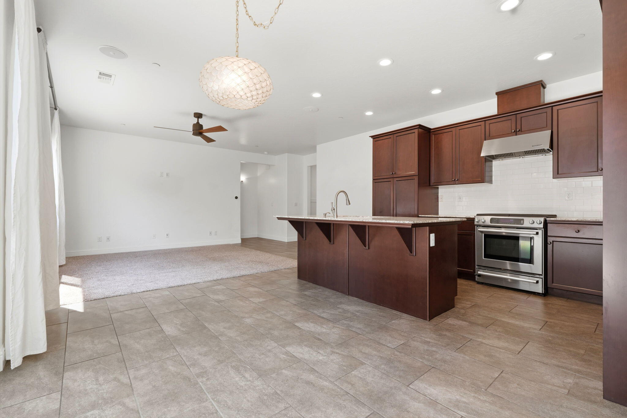 3026 Winslow St, Visalia, CA 93291