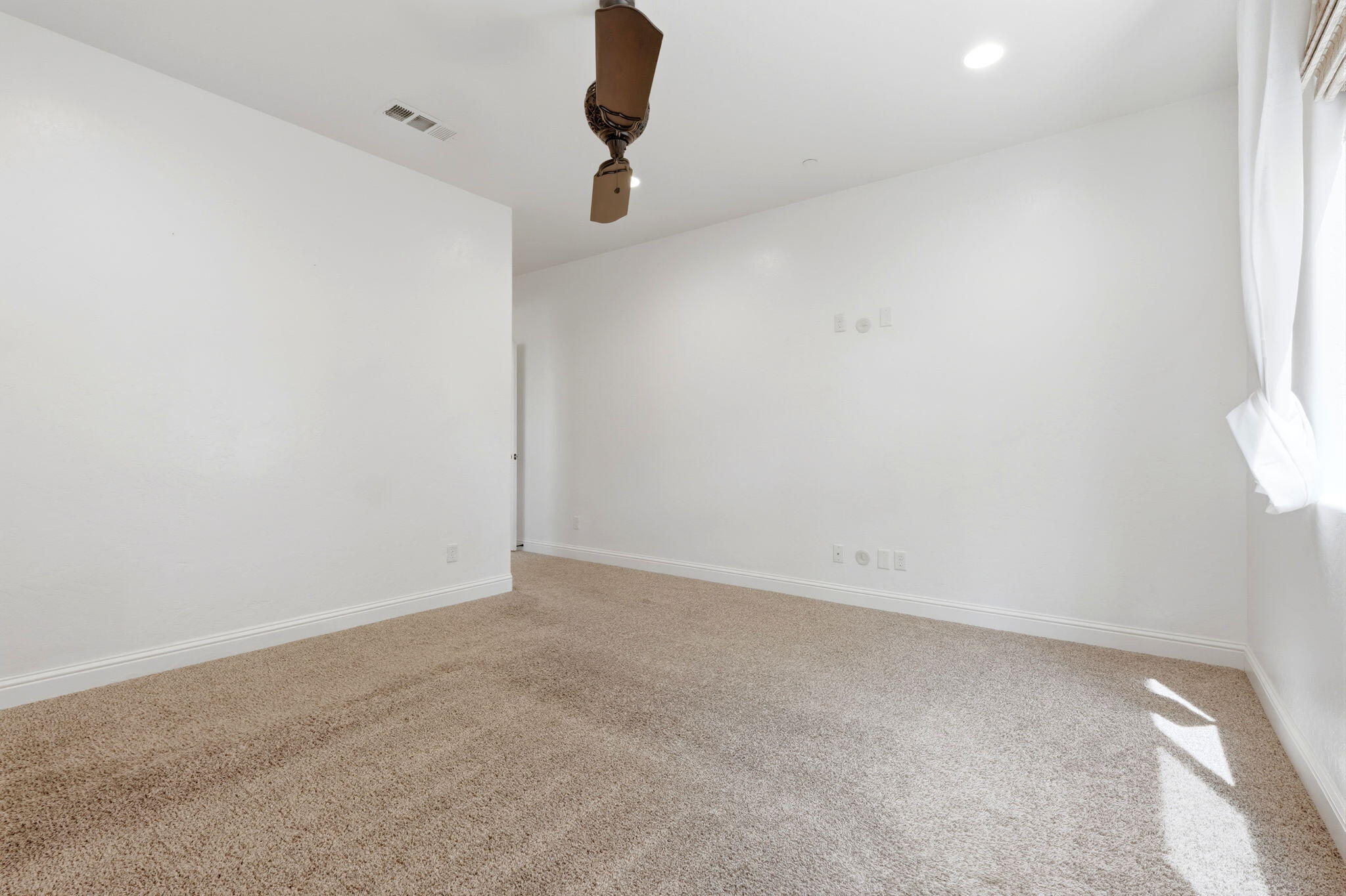 3026 Winslow St, Visalia, CA 93291