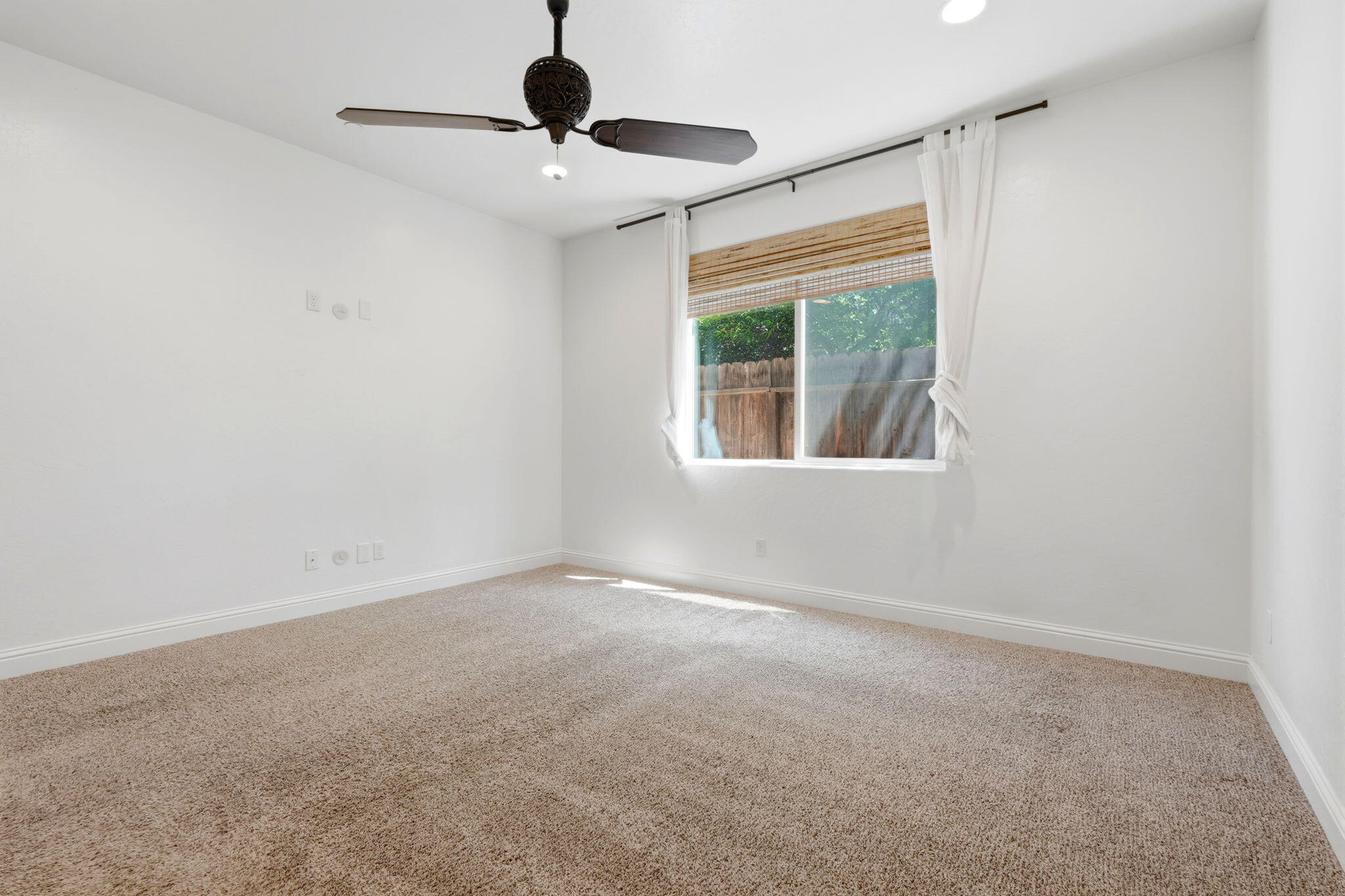 3026 Winslow St, Visalia, CA 93291