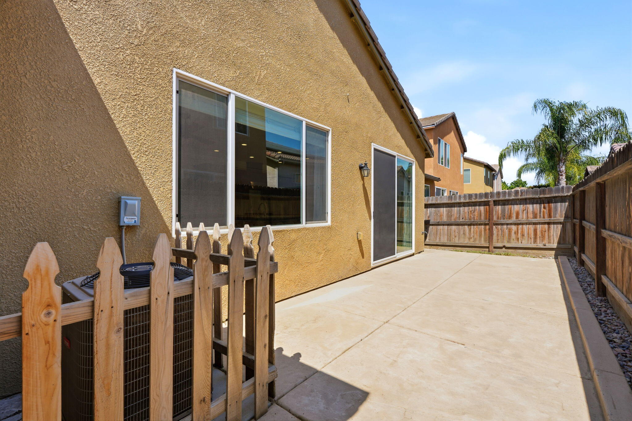 3026 Winslow St, Visalia, CA 93291