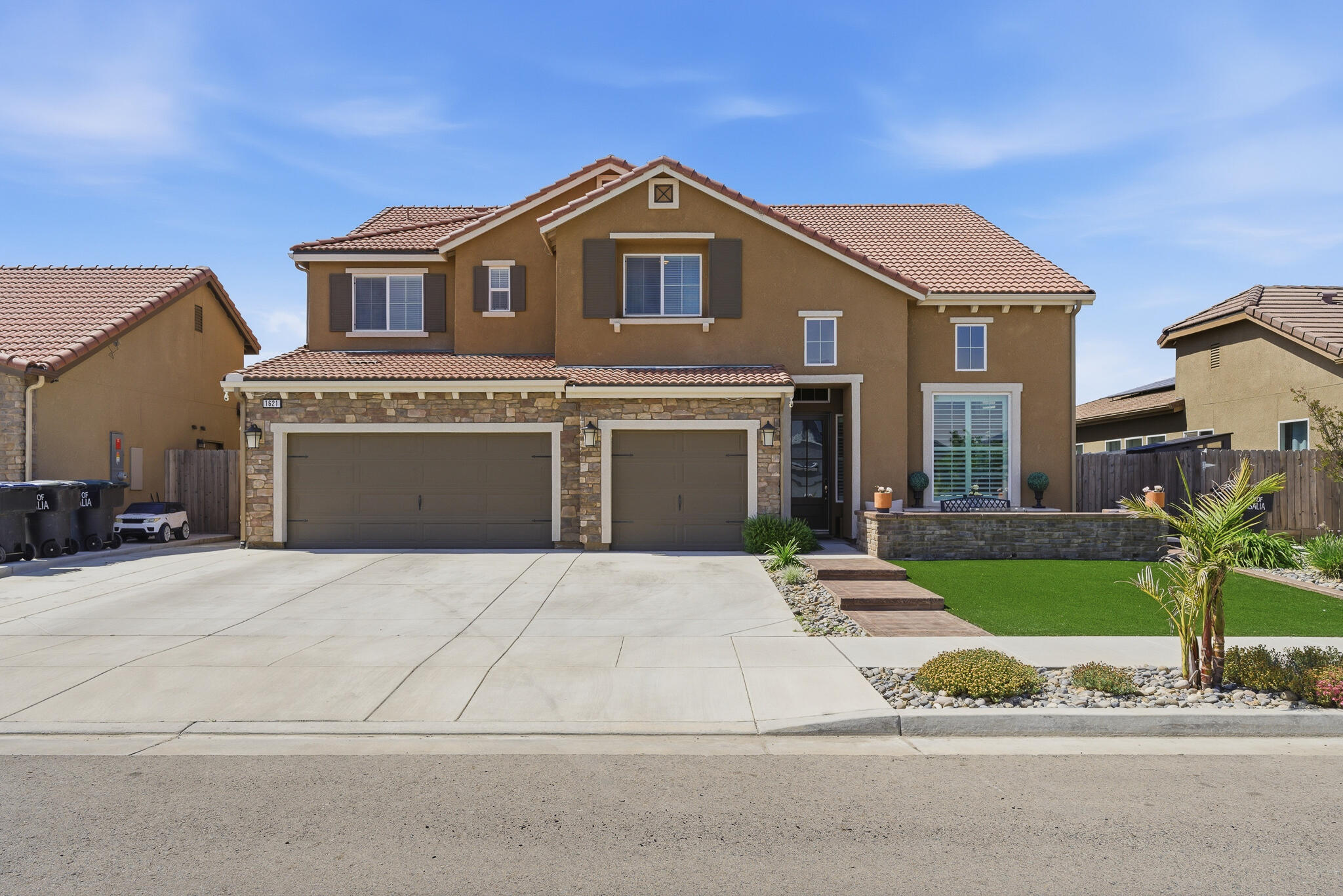 1621 W Sedona Ave, Visalia, CA 93291