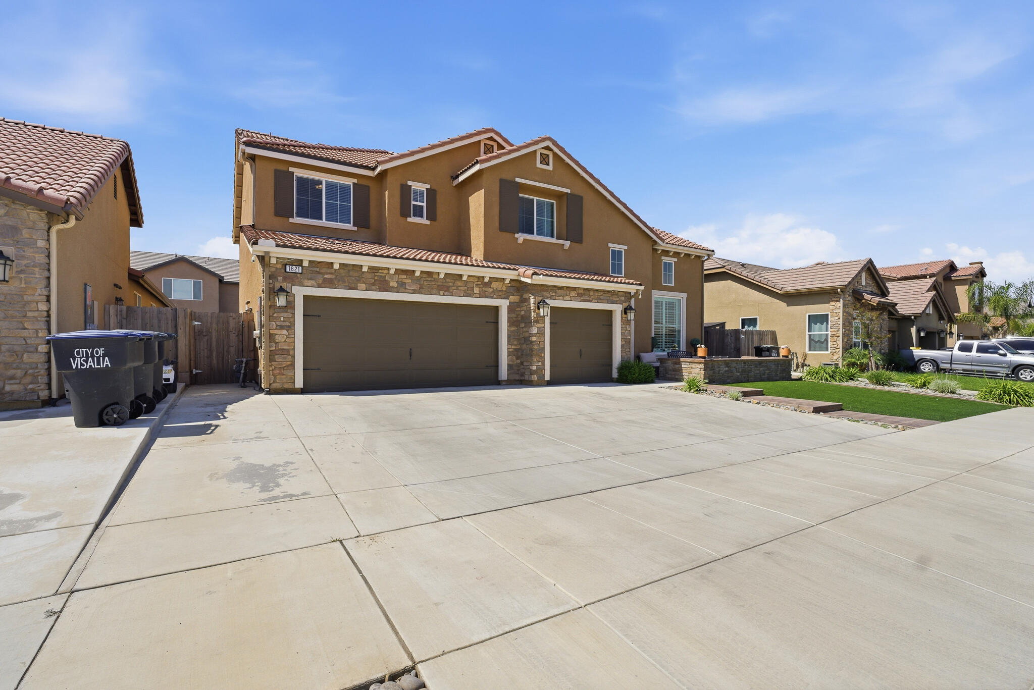 1621 W Sedona Ave, Visalia, CA 93291