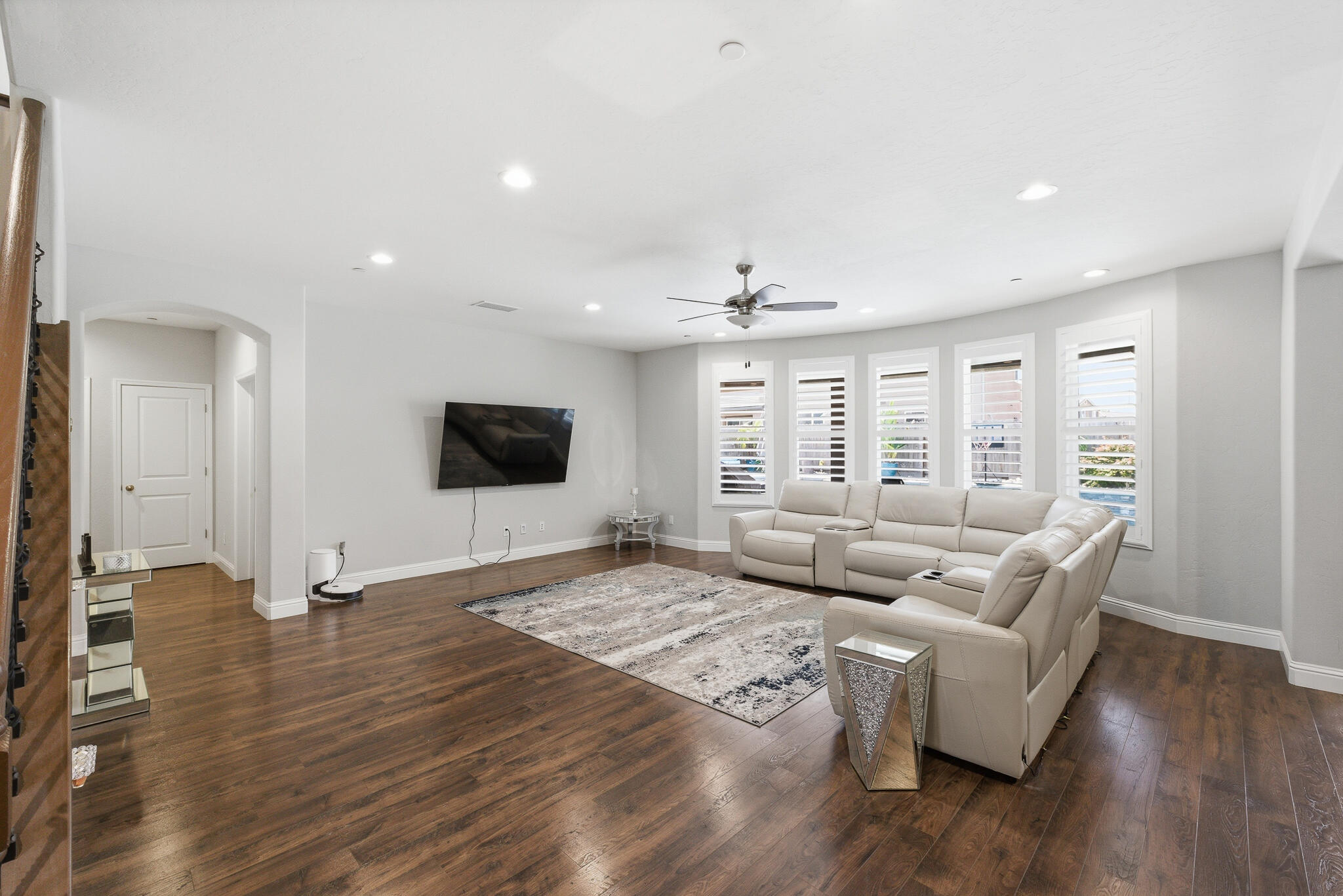 1621 W Sedona Ave, Visalia, CA 93291