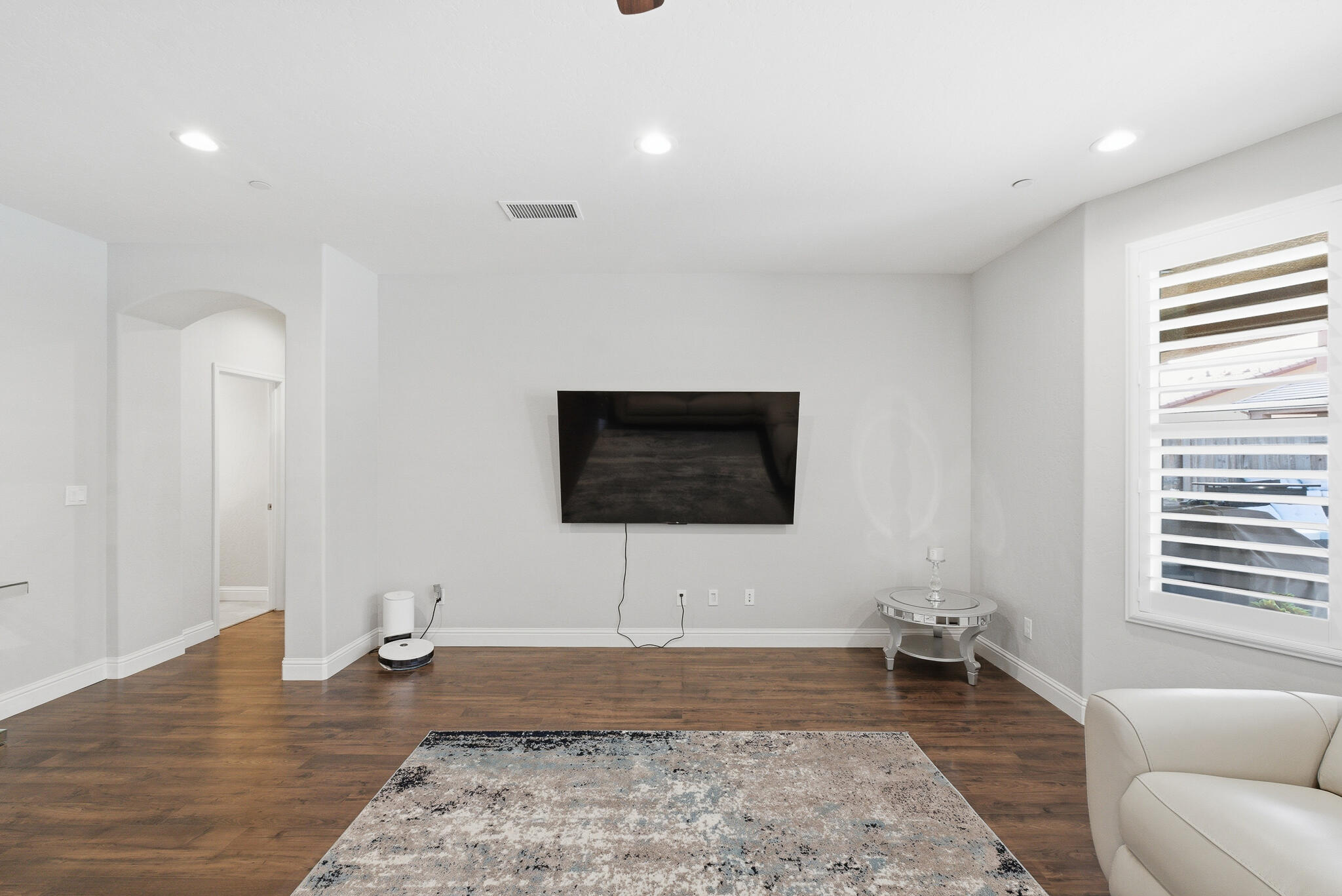 1621 W Sedona Ave, Visalia, CA 93291