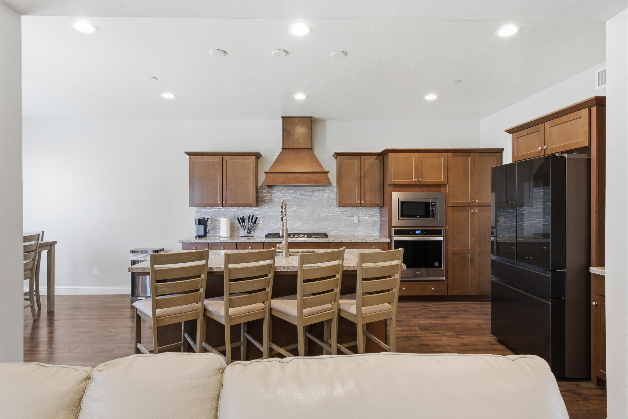 1621 W Sedona Ave, Visalia, CA 93291