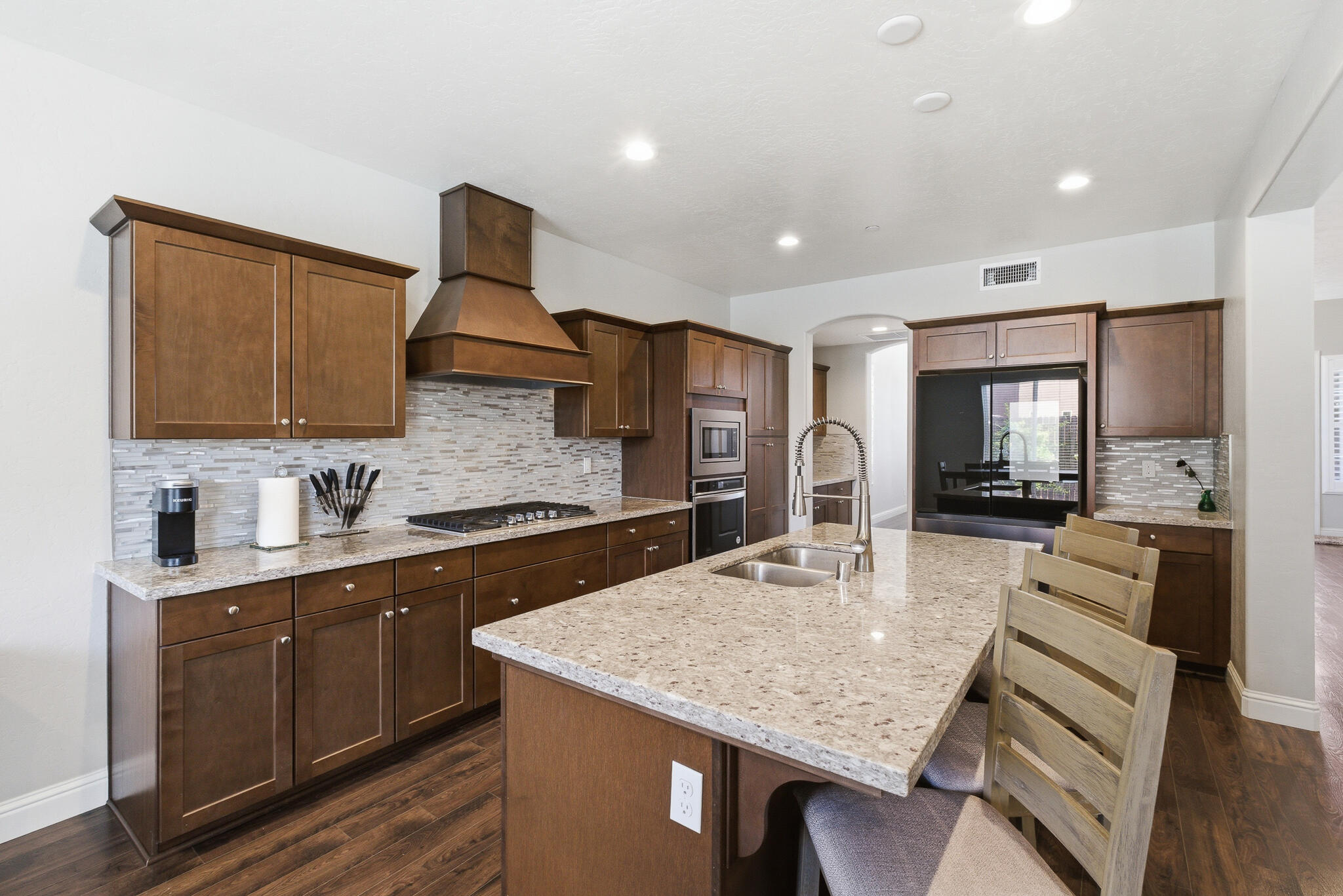 1621 W Sedona Ave, Visalia, CA 93291