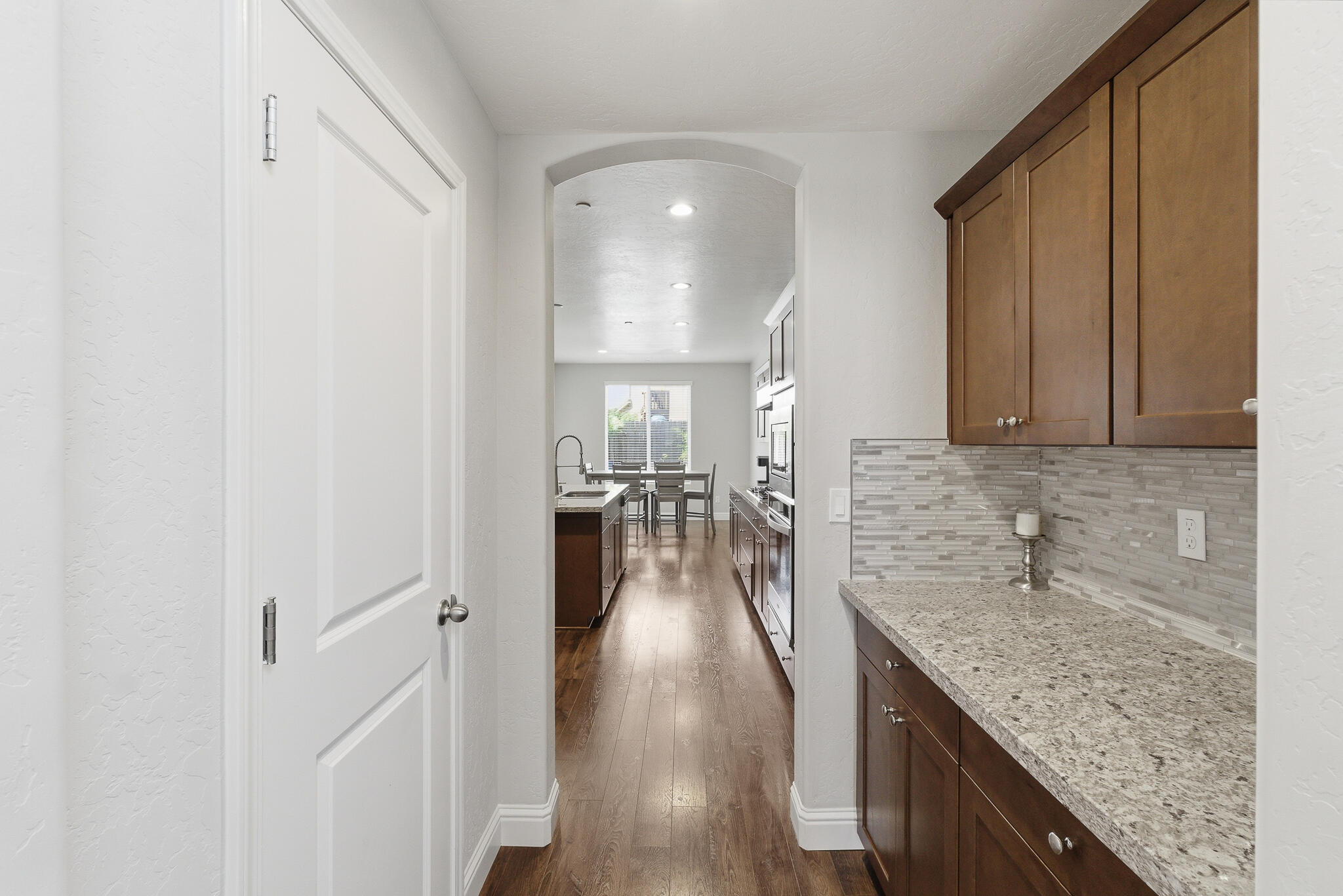 1621 W Sedona Ave, Visalia, CA 93291