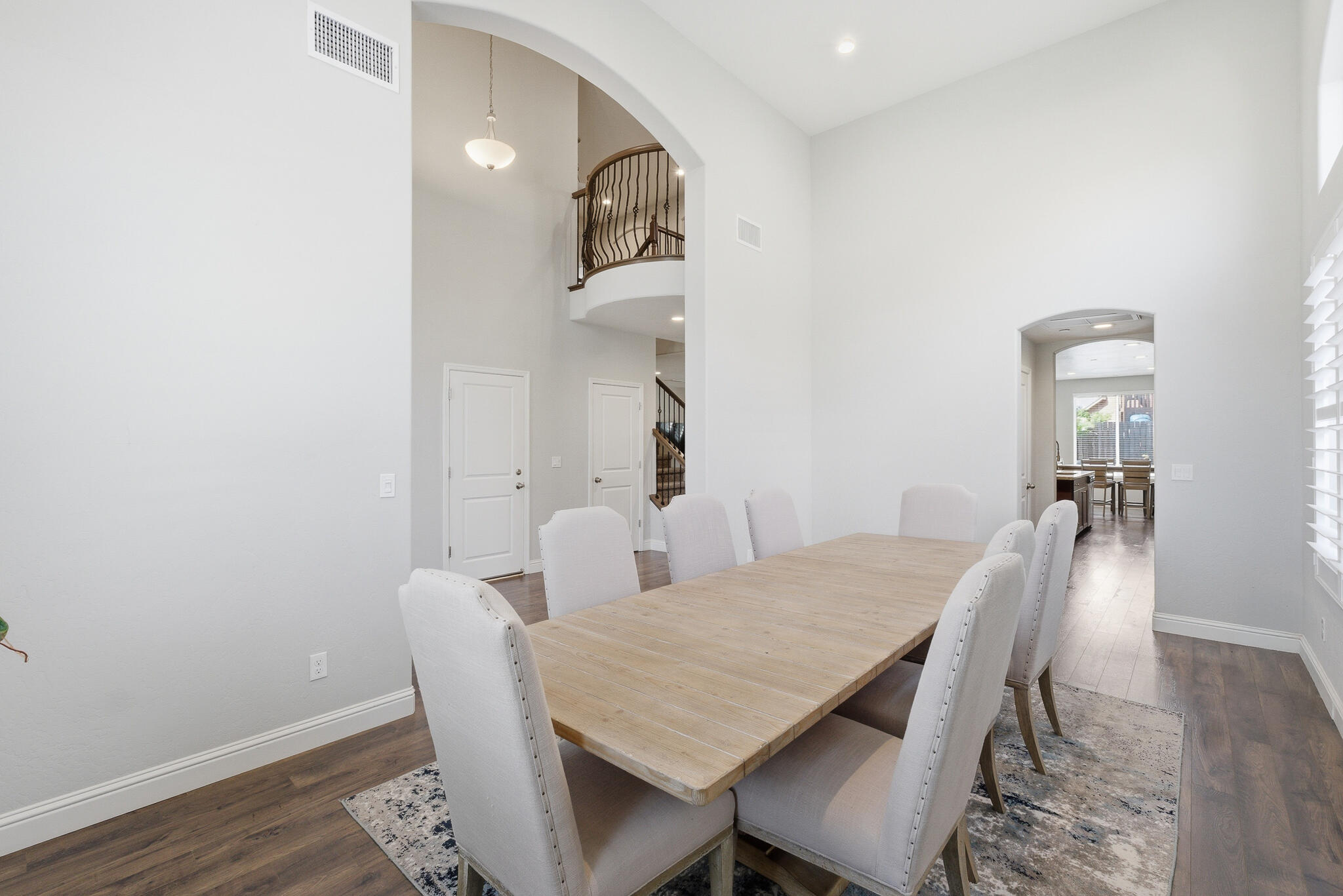 1621 W Sedona Ave, Visalia, CA 93291