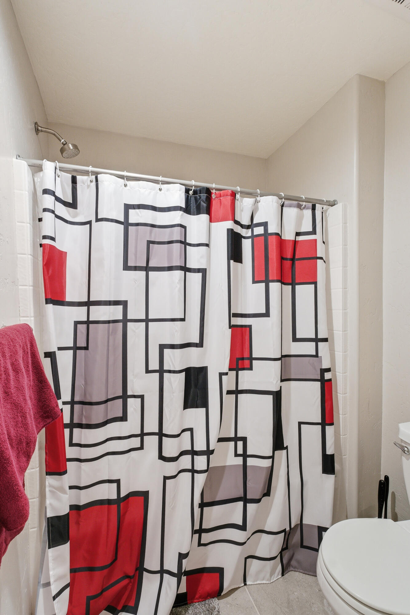 1621 W Sedona Ave, Visalia, CA 93291