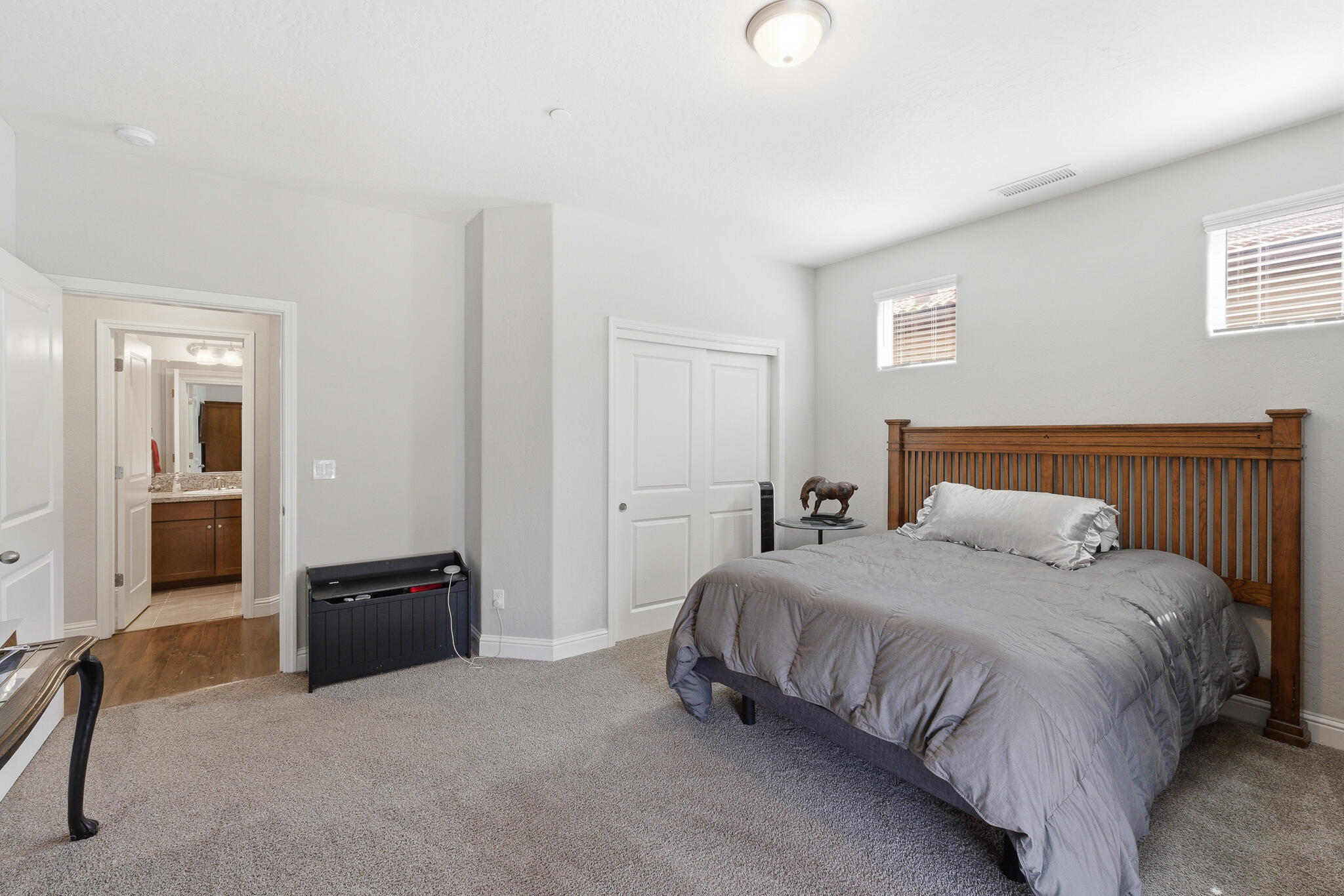 1621 W Sedona Ave, Visalia, CA 93291