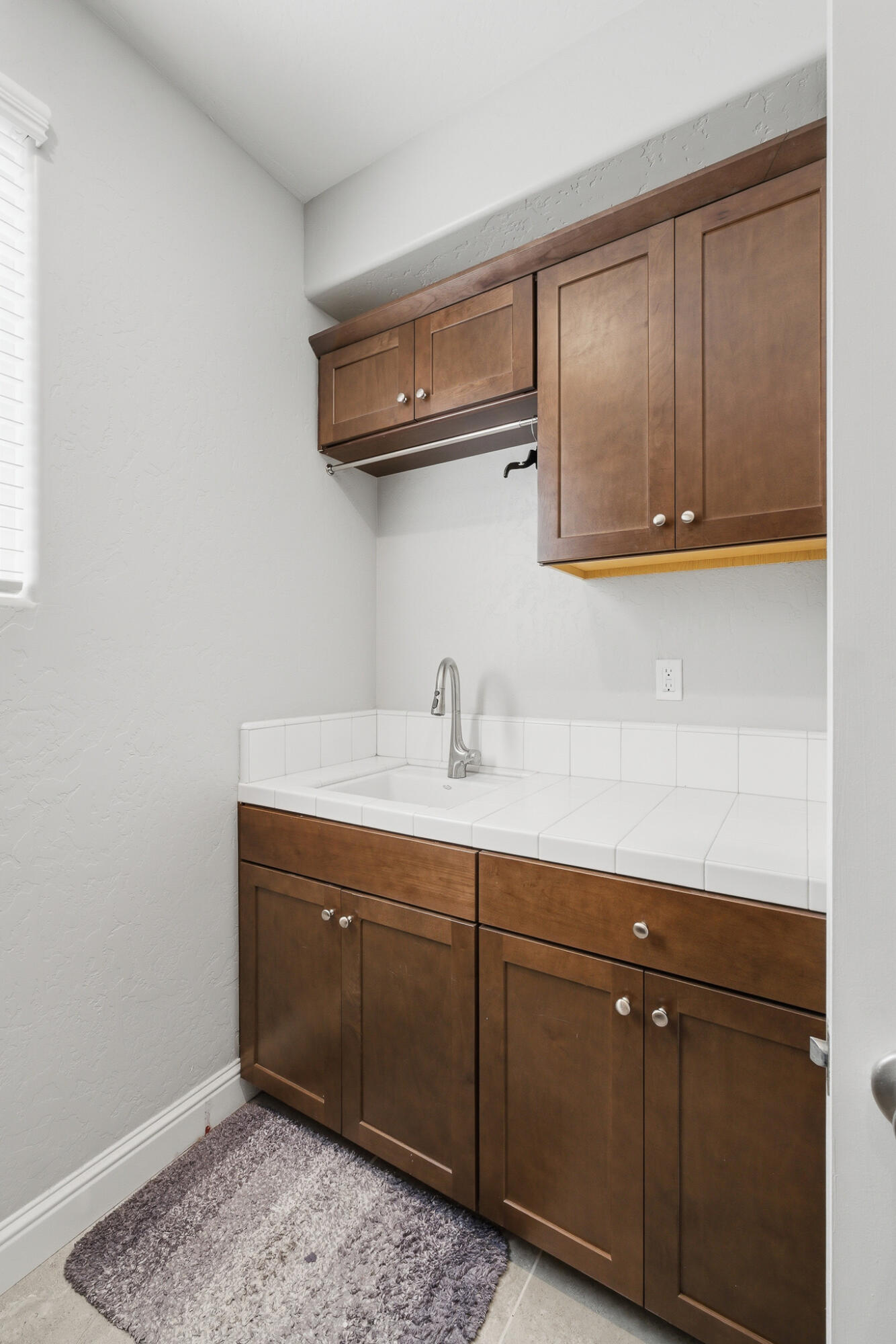 1621 W Sedona Ave, Visalia, CA 93291