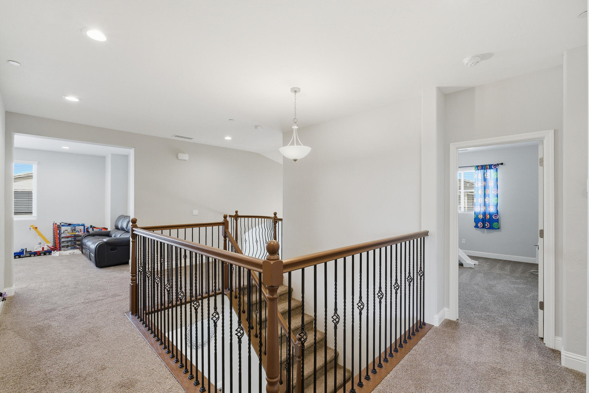 1621 W Sedona Ave, Visalia, CA 93291