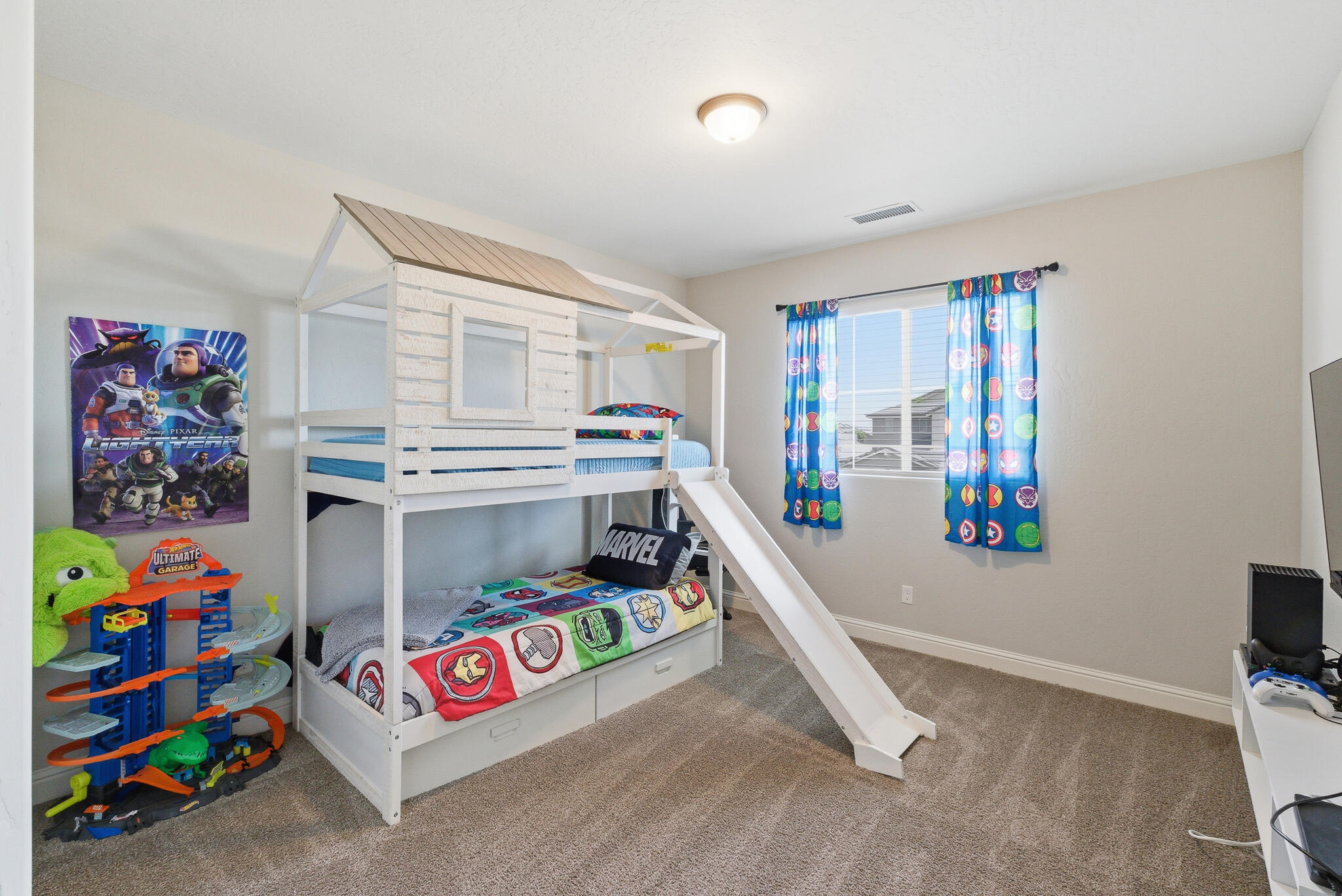 1621 W Sedona Ave, Visalia, CA 93291