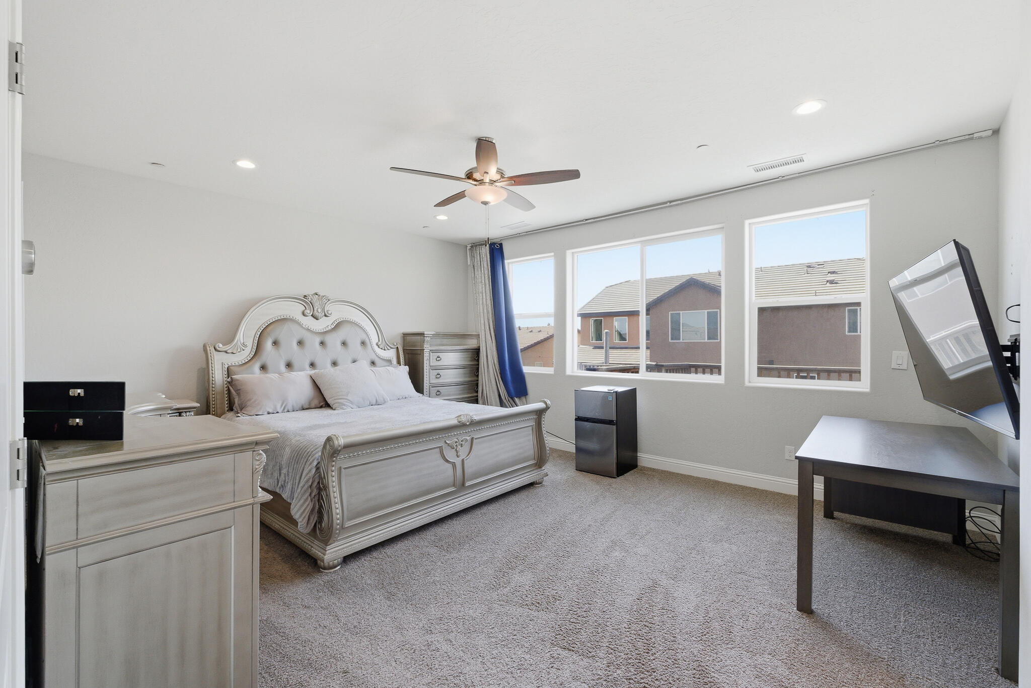 1621 W Sedona Ave, Visalia, CA 93291