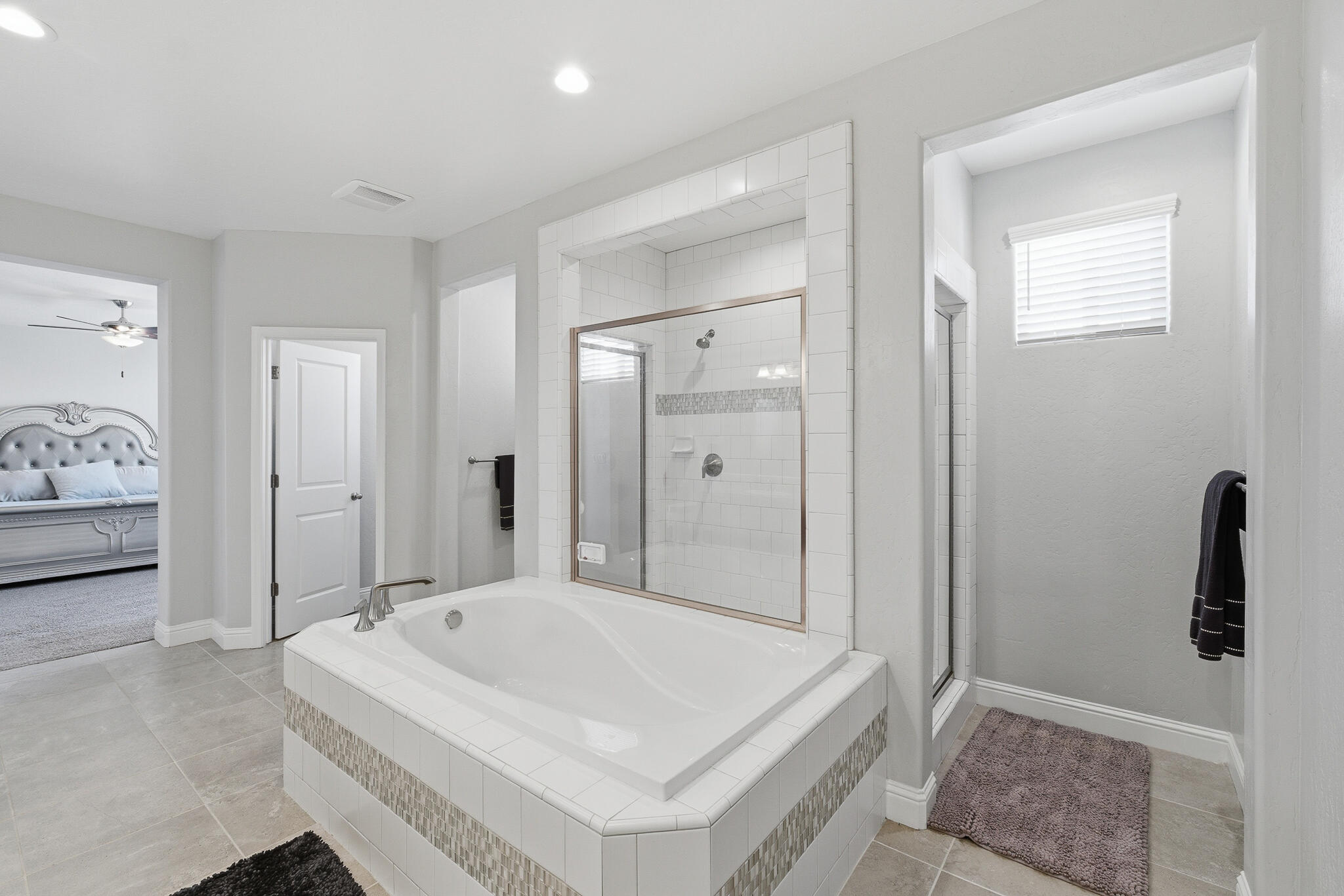 1621 W Sedona Ave, Visalia, CA 93291