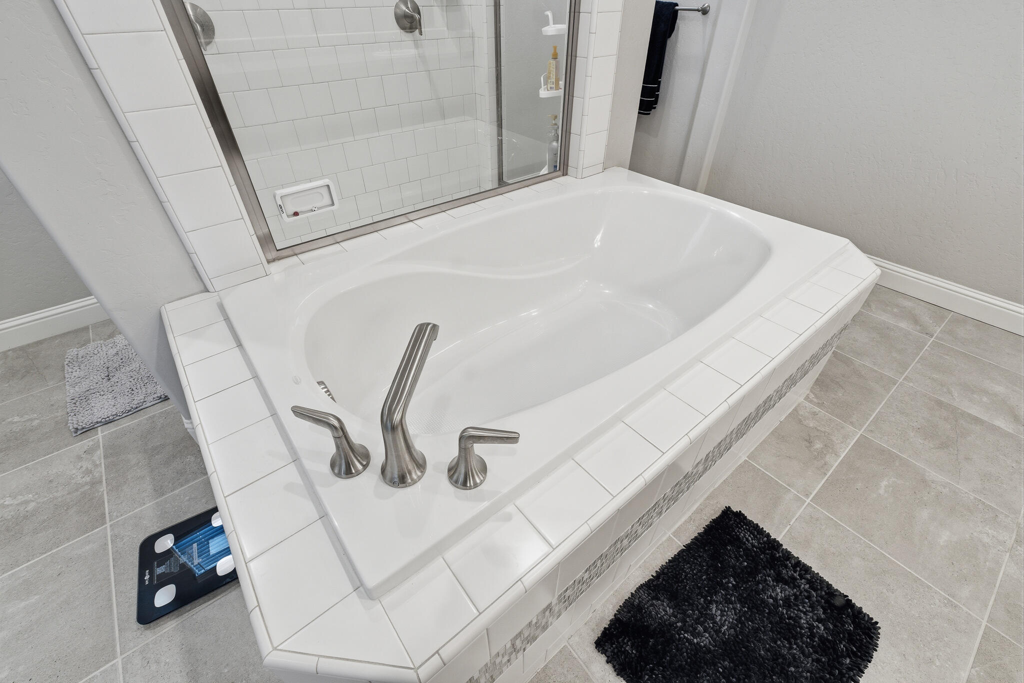 1621 W Sedona Ave, Visalia, CA 93291