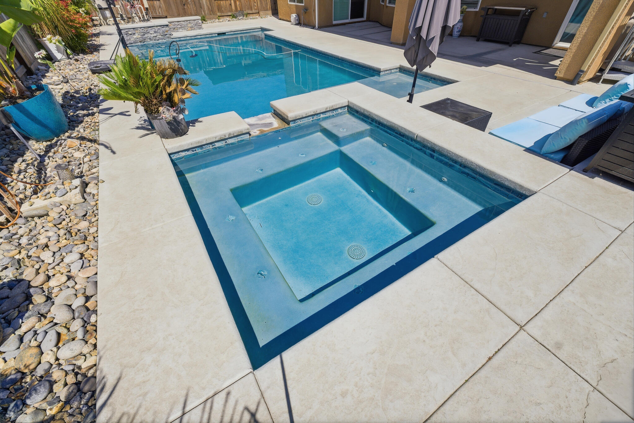 1621 W Sedona Ave, Visalia, CA 93291