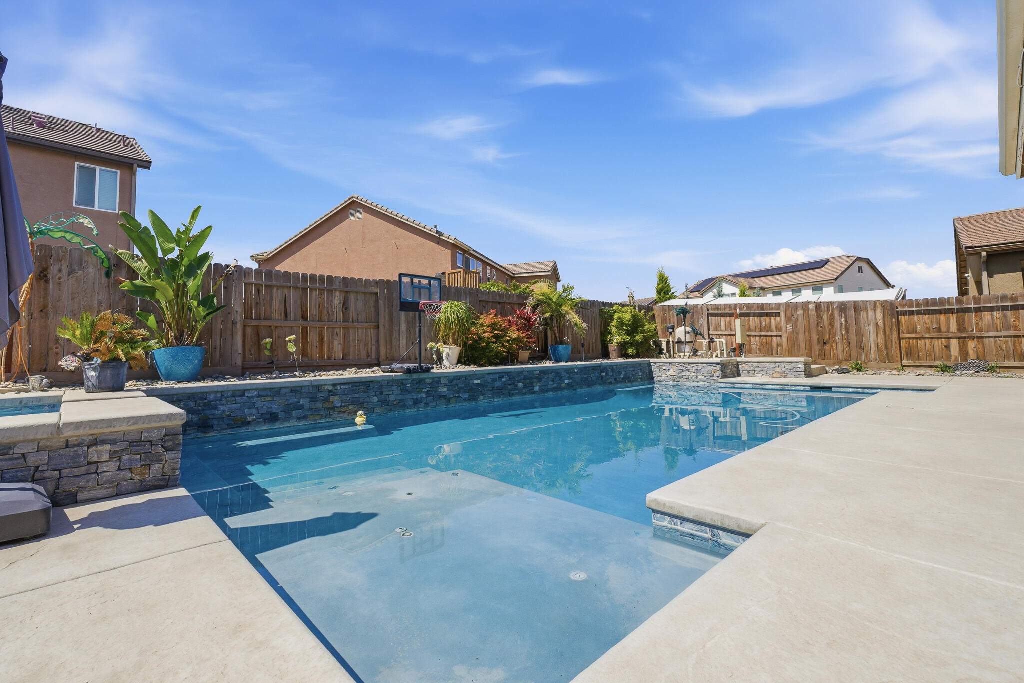 1621 W Sedona Ave, Visalia, CA 93291