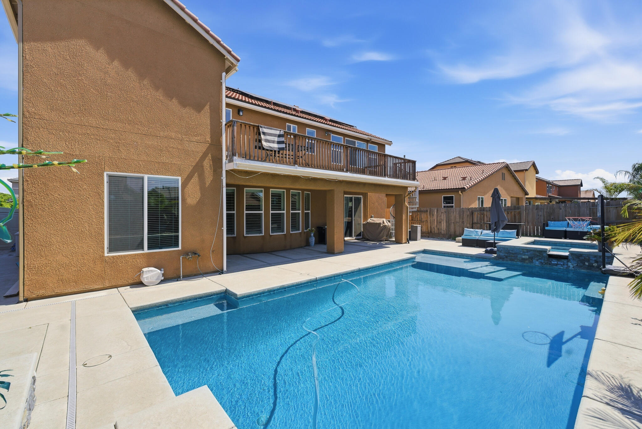 1621 W Sedona Ave, Visalia, CA 93291