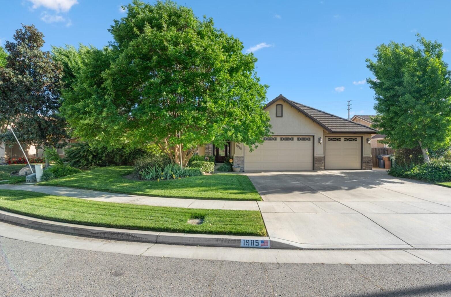 1985 Harvard Ave, Tulare, CA 93274