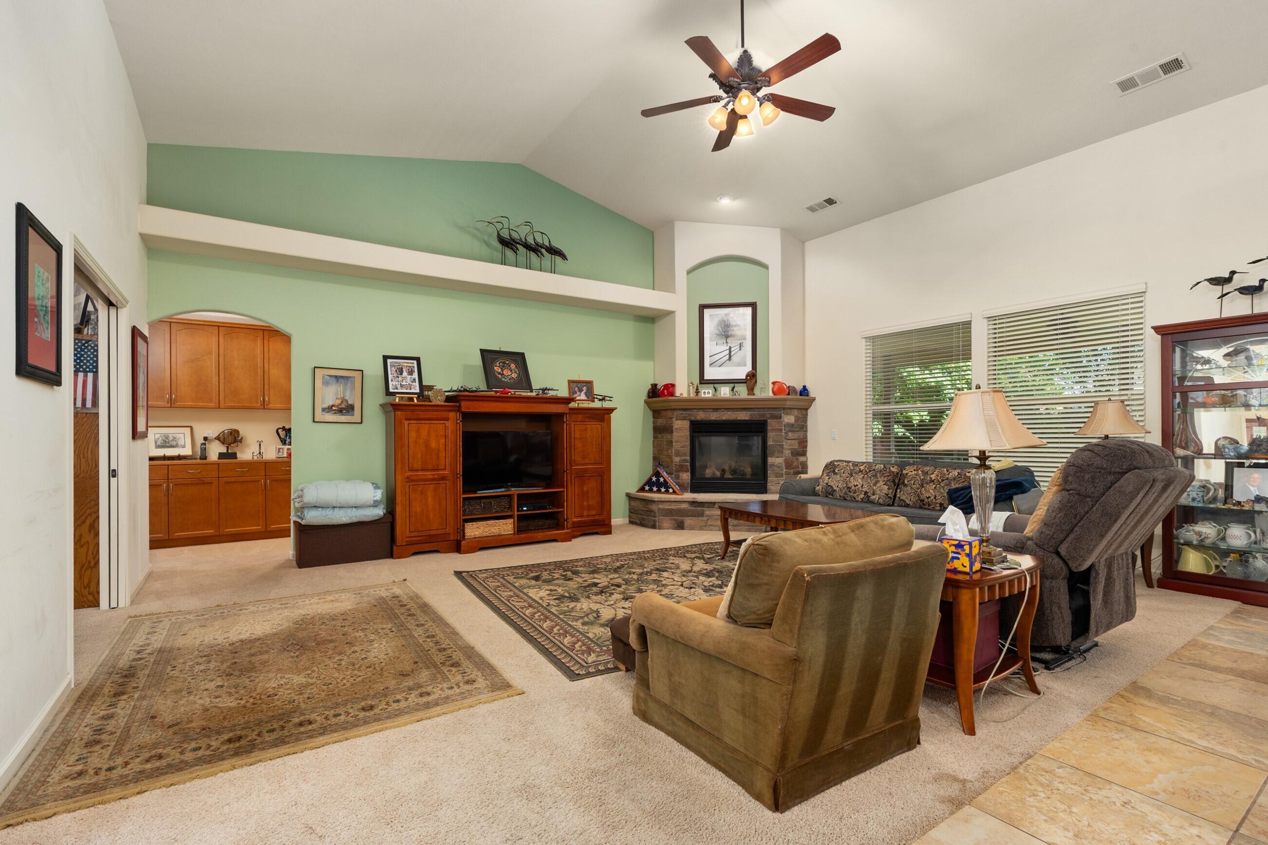 1985 Harvard Ave, Tulare, CA 93274